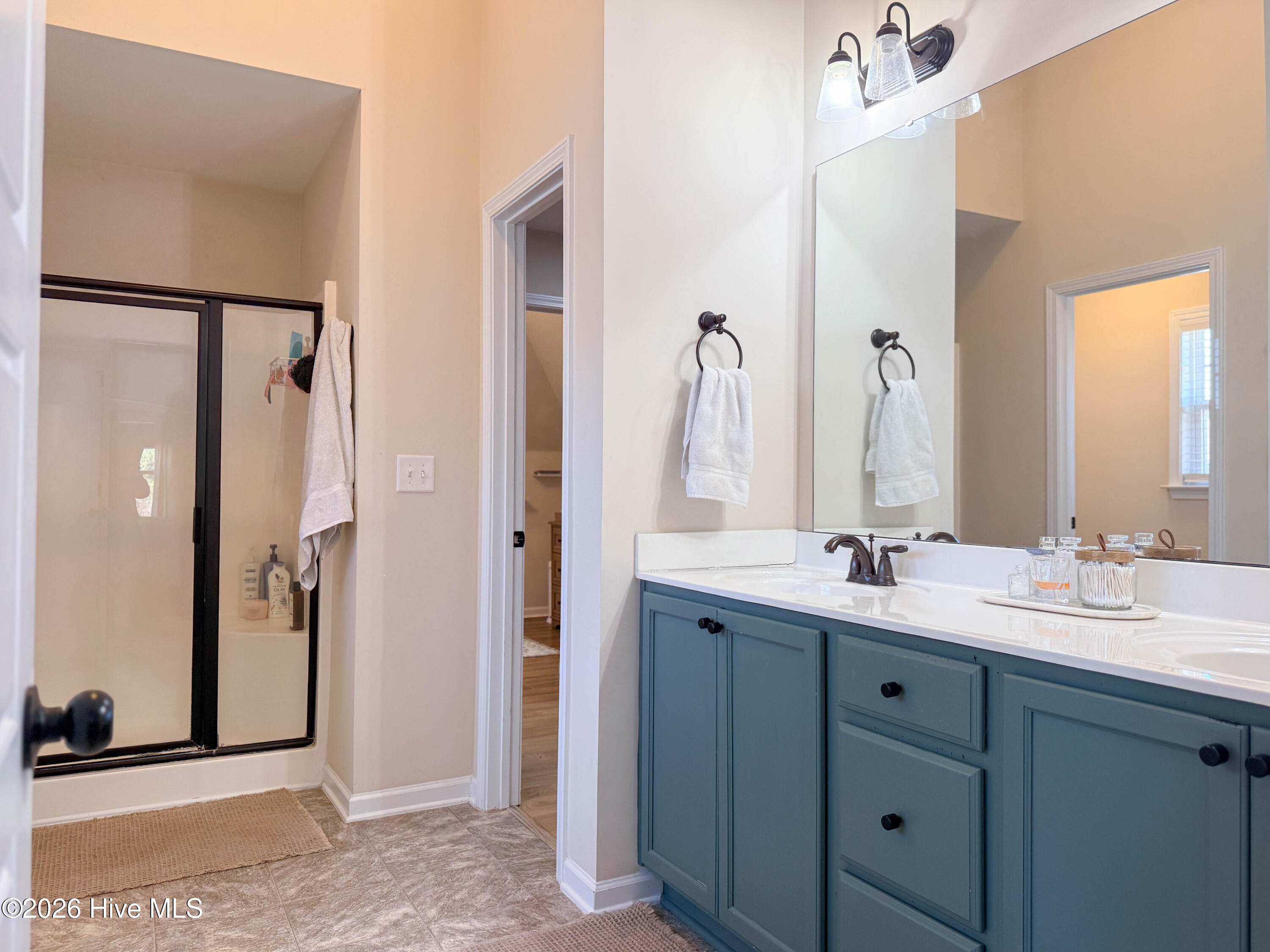 100551828 | Photo 39