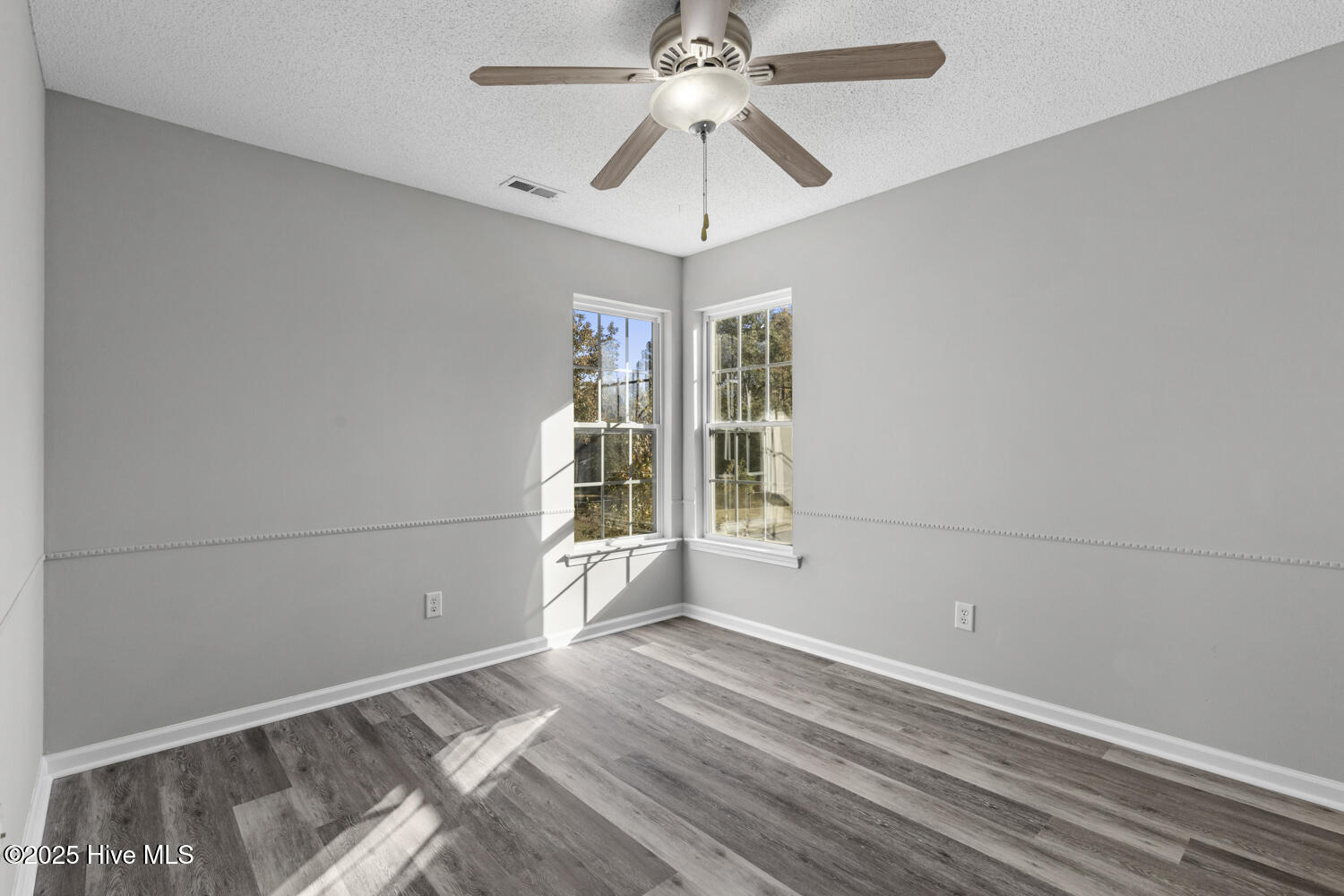 100541335 | Photo 26