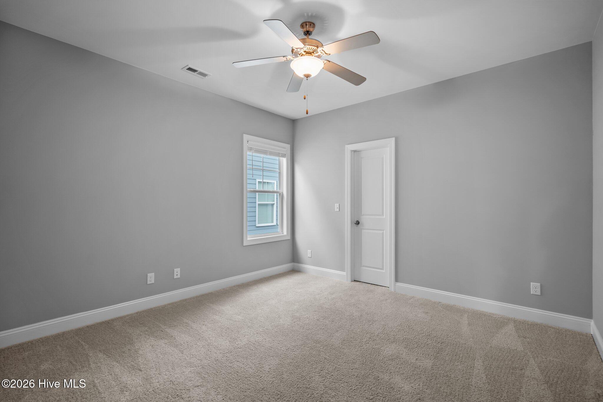 100561208 | Photo 36