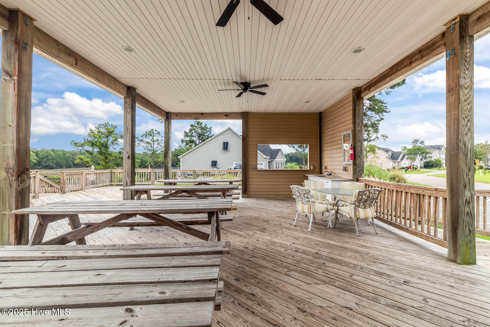 100544097 | Photo 78