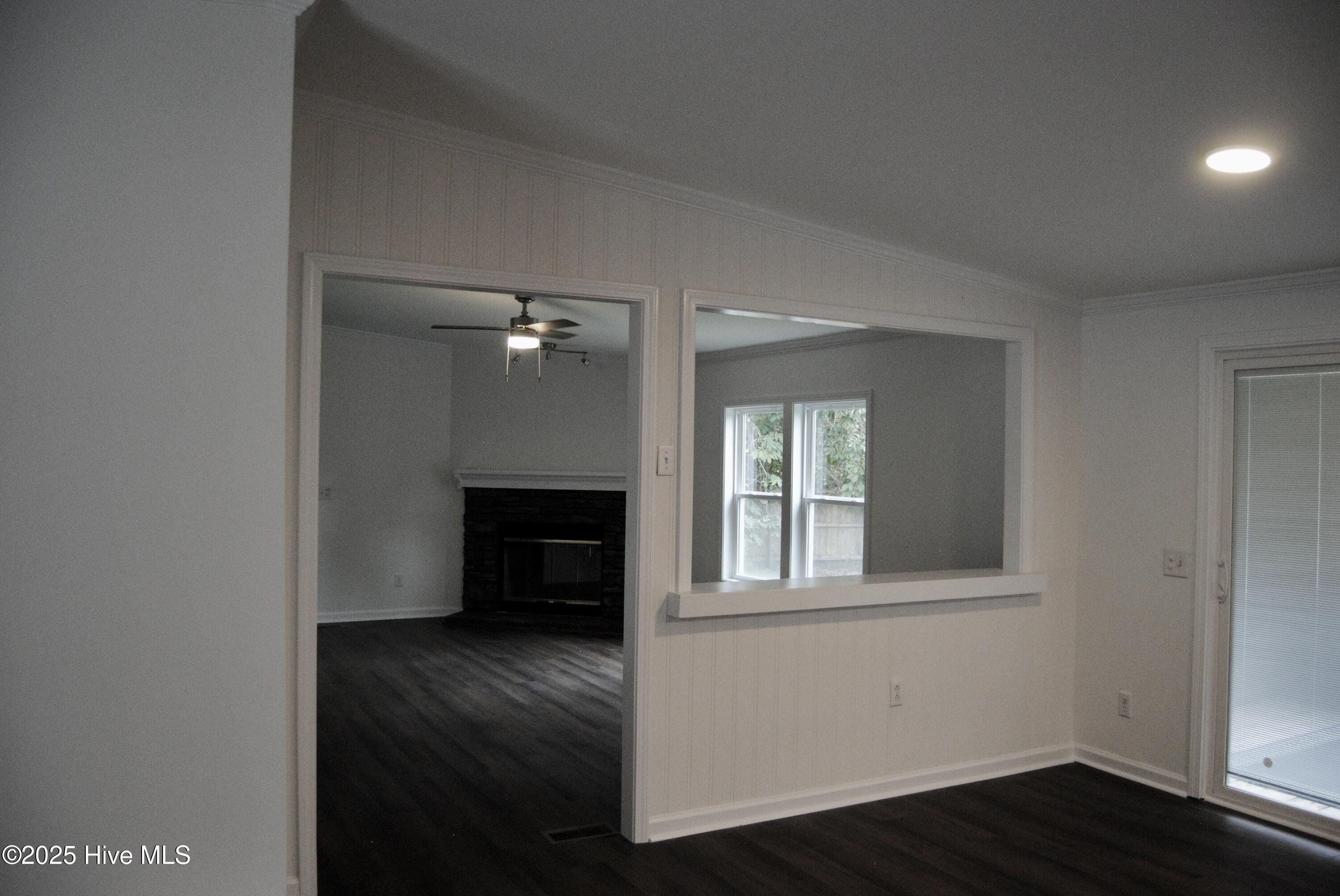 100533223 | Photo 26