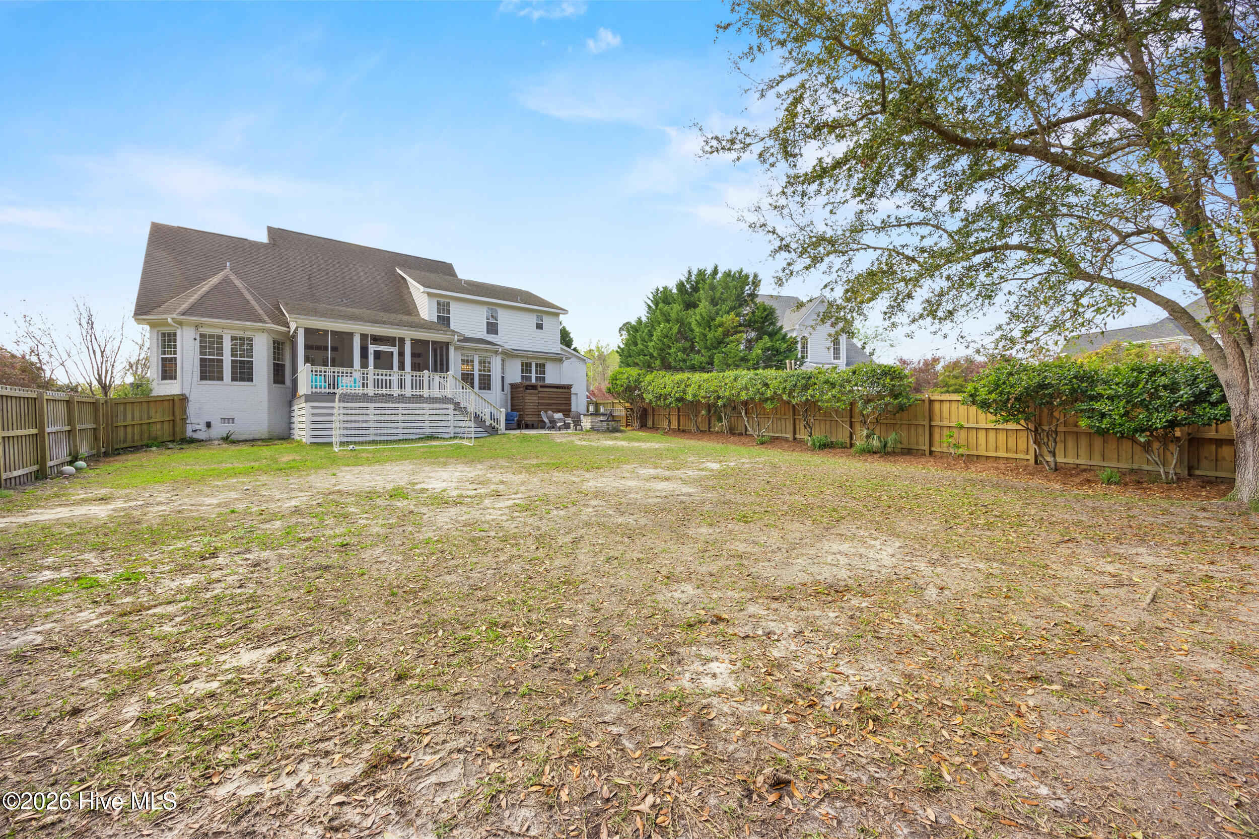 100565771 | Photo 63