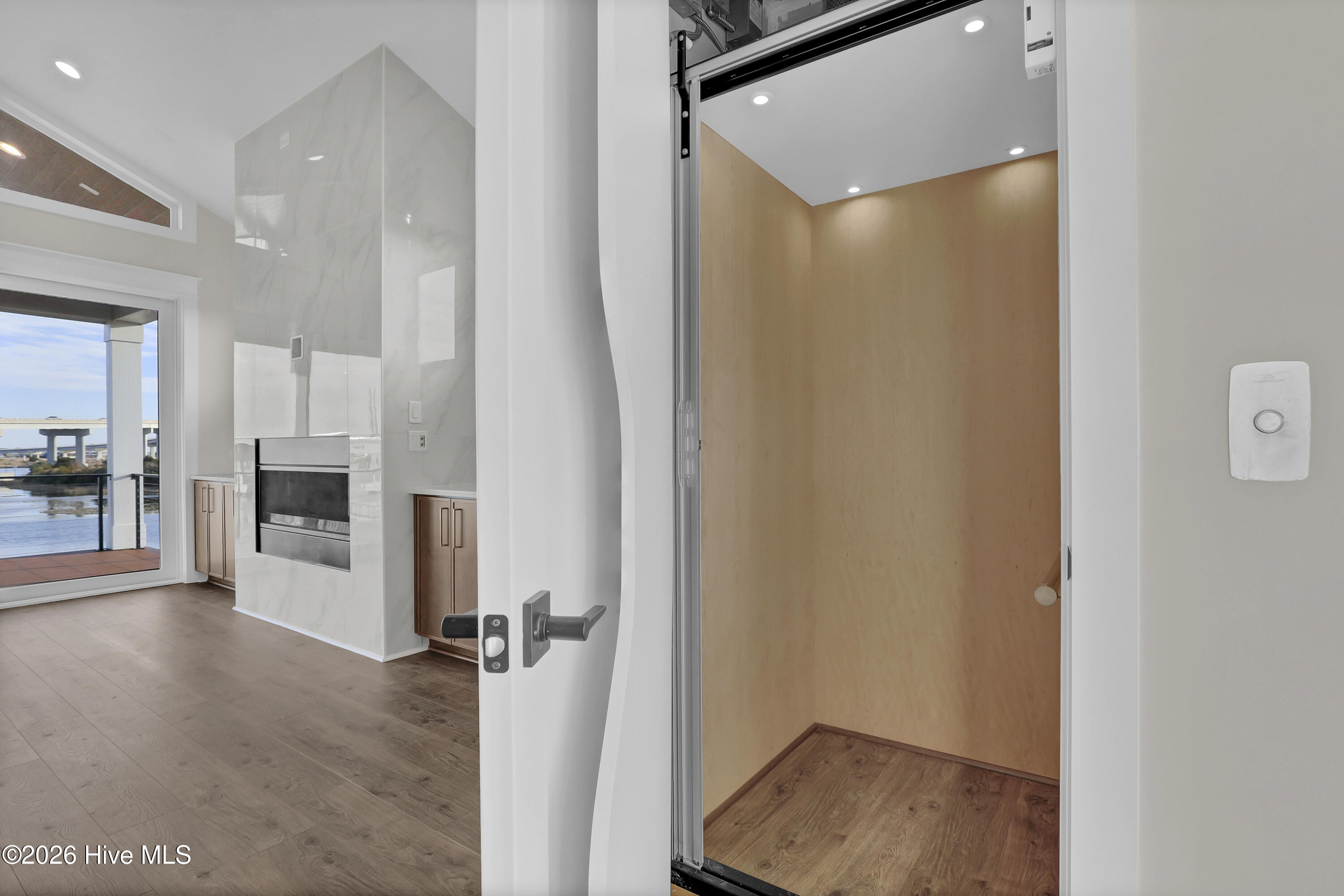 100556414 | Photo 10