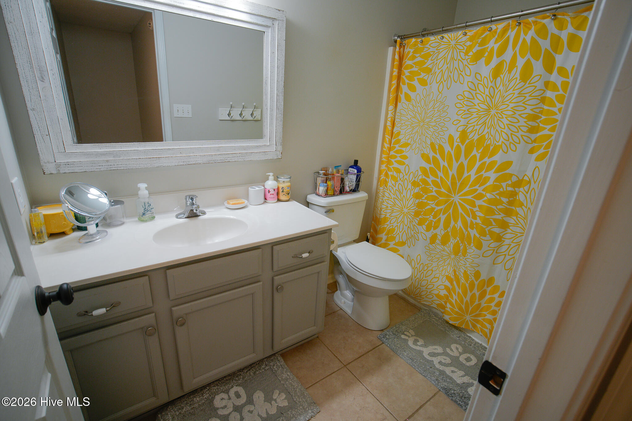 100556860 | Photo 15