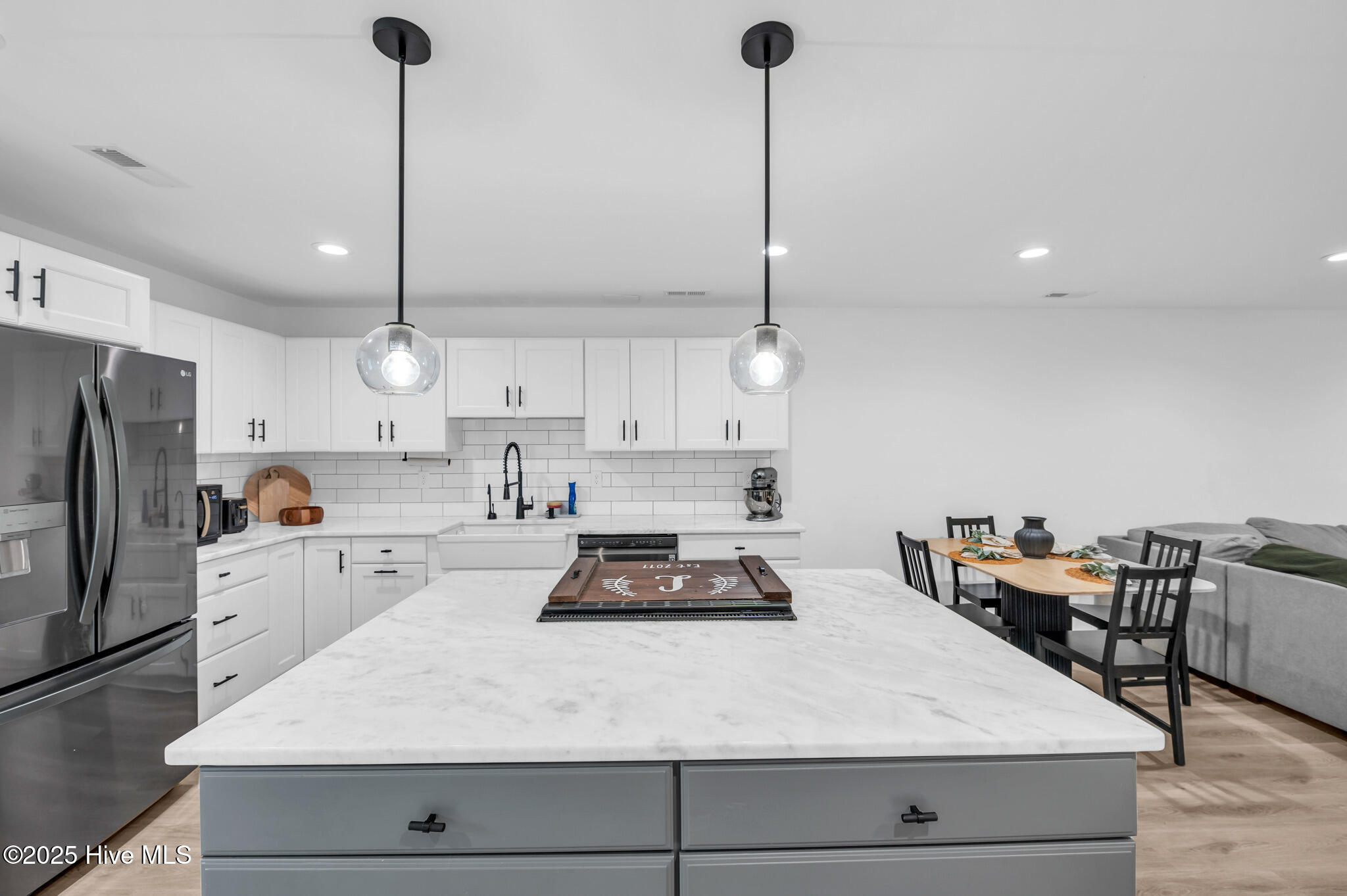 100494637 | Photo 76