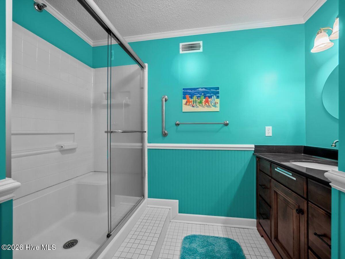 100556202 | Photo 25