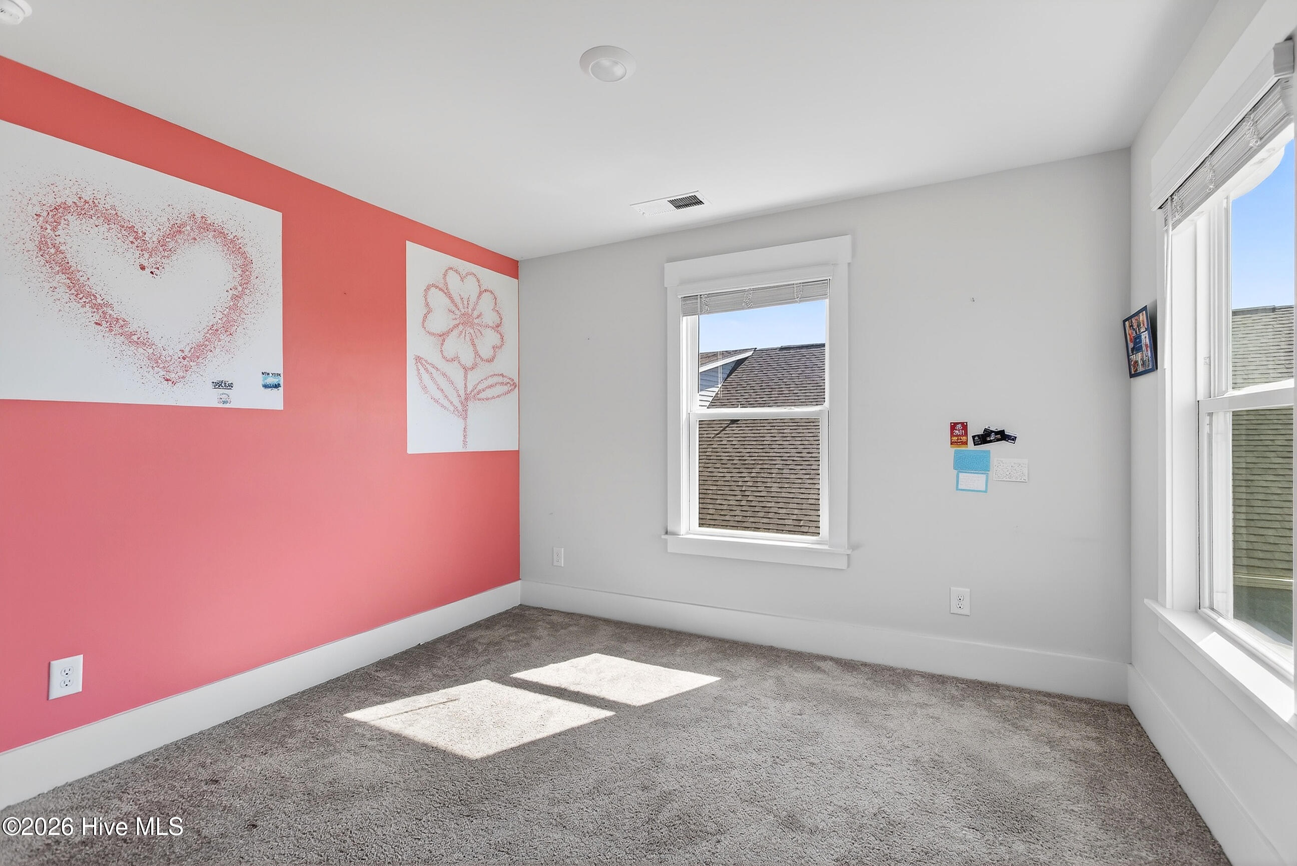 100562983 | Photo 21