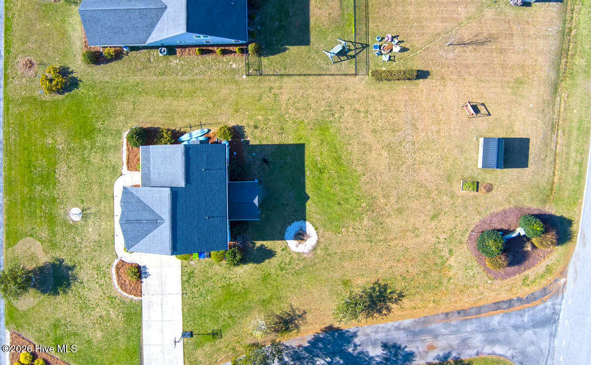 100562349 | Photo 35