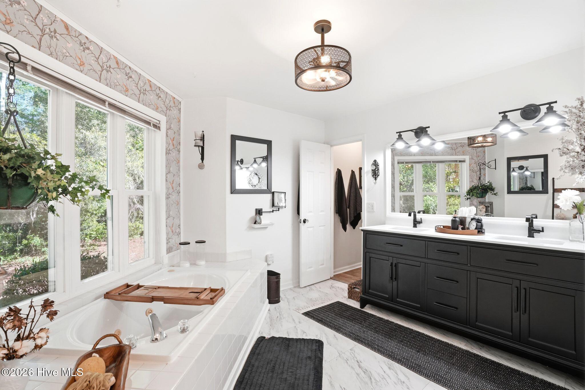 100566564 | Photo 30