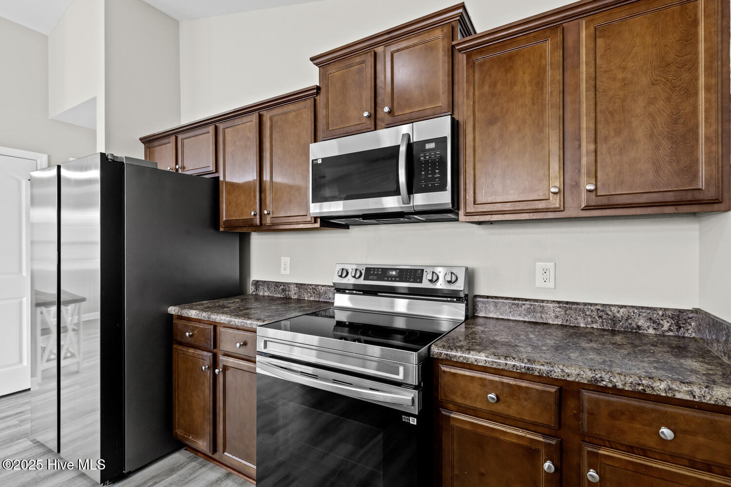 100540341 | Photo 10