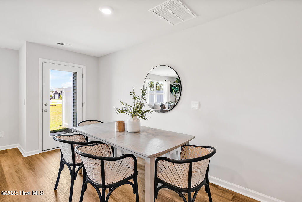 100568350 | Photo 14