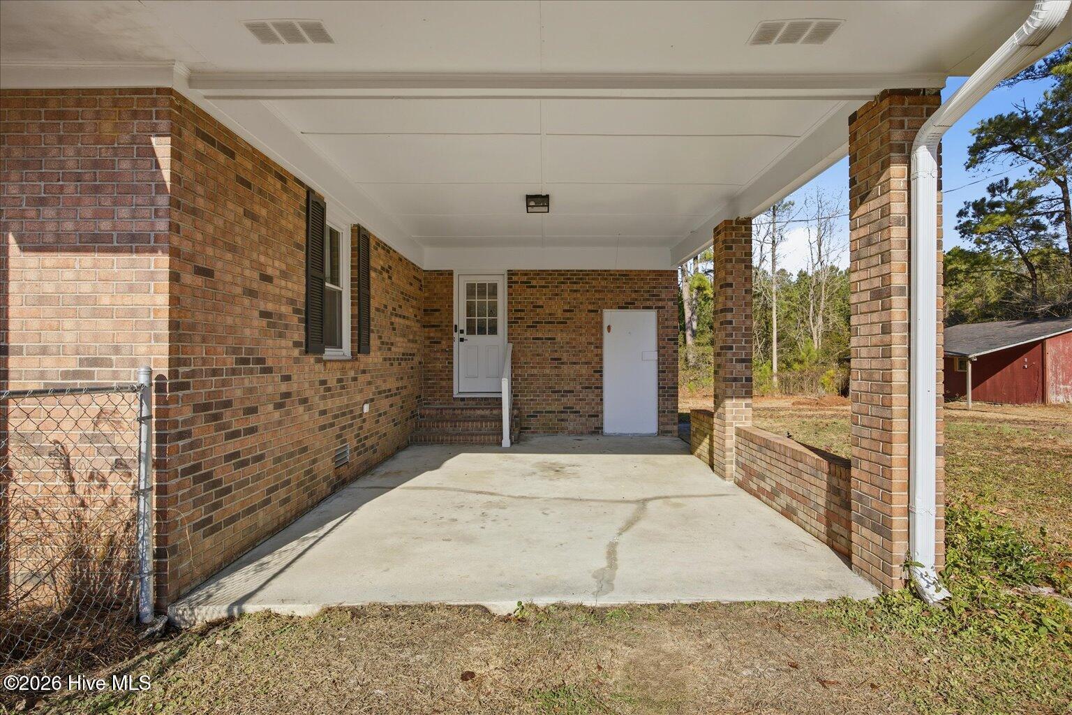 100548025 | Photo 38