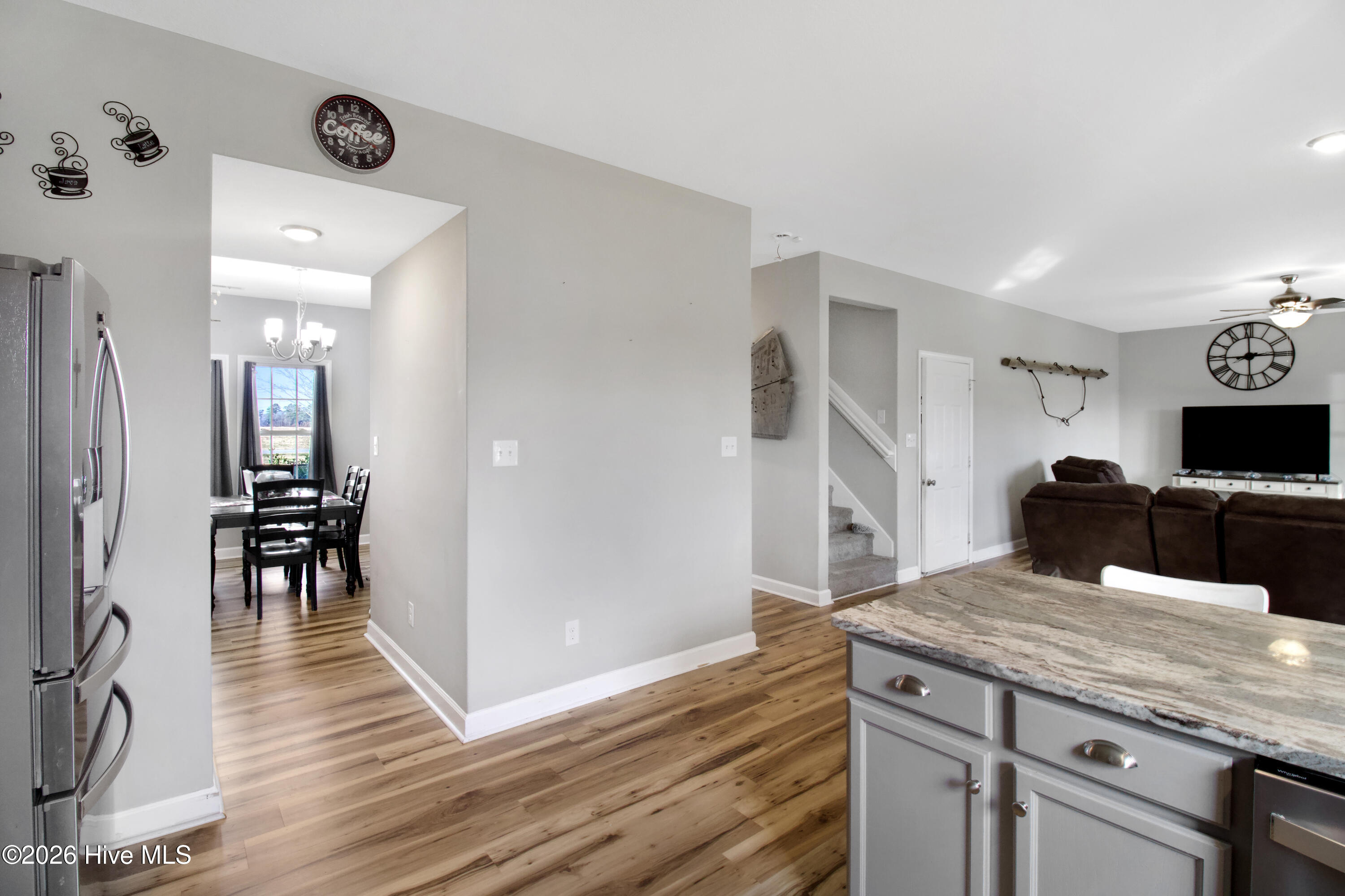 100547353 | Photo 11