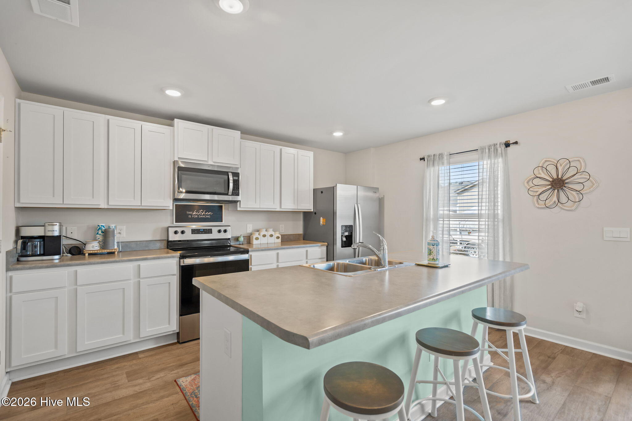 100554763 | Photo 18