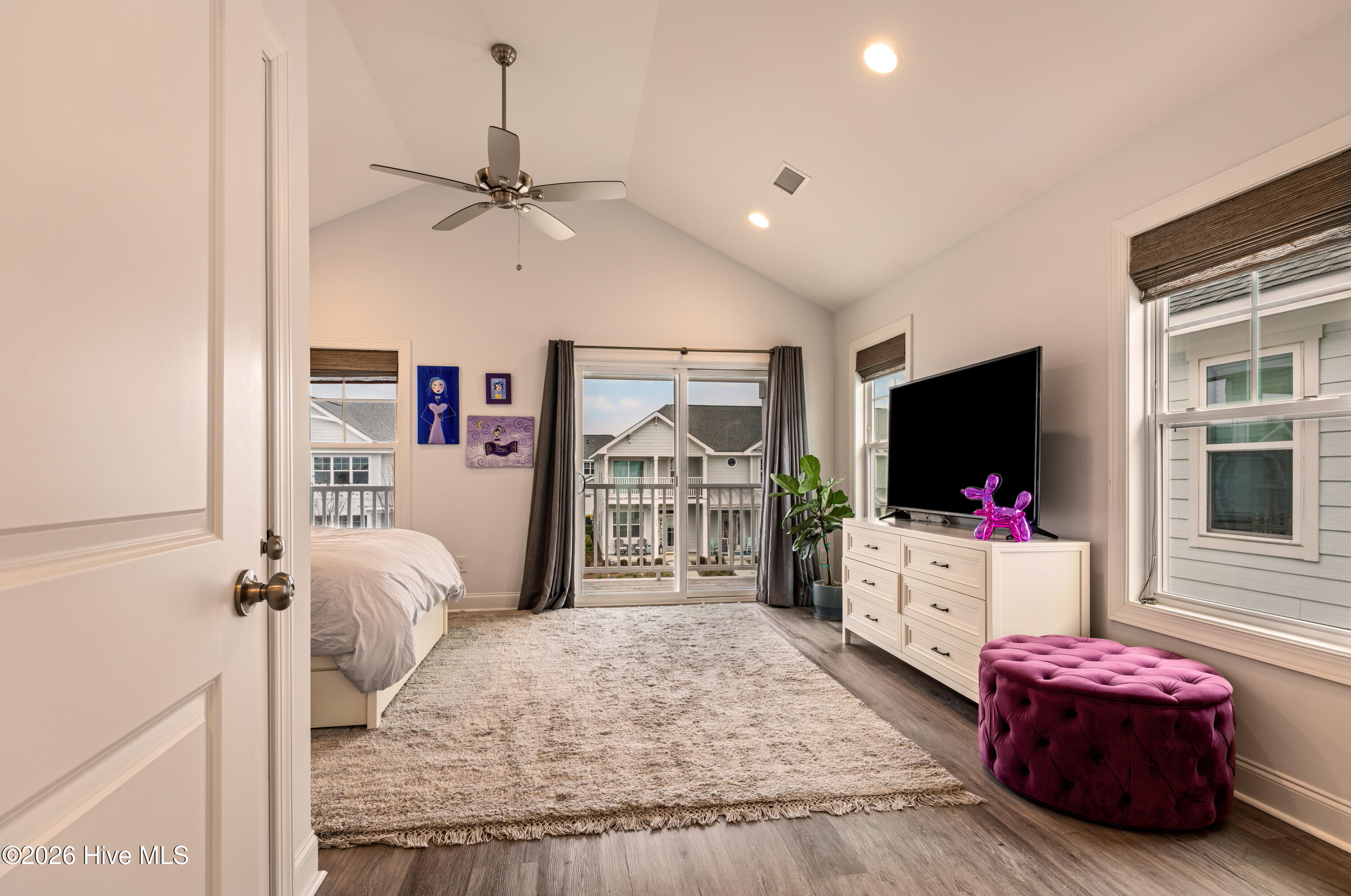 100558472 | Photo 18