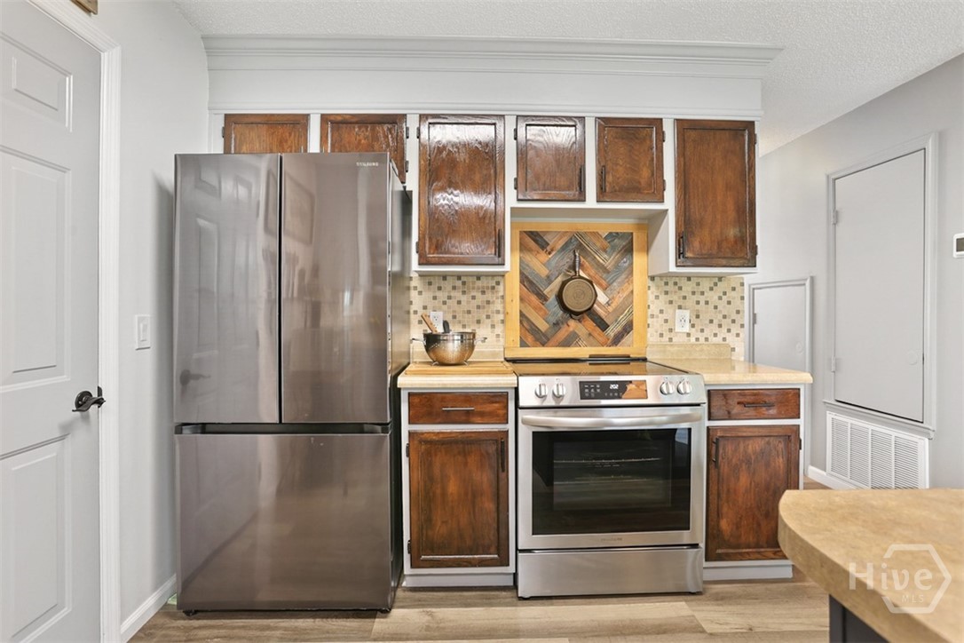 10 W Sagebrush Lane