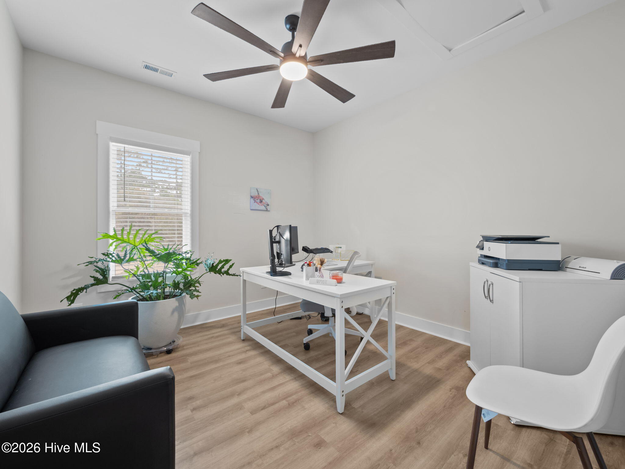 100556866 | Photo 23