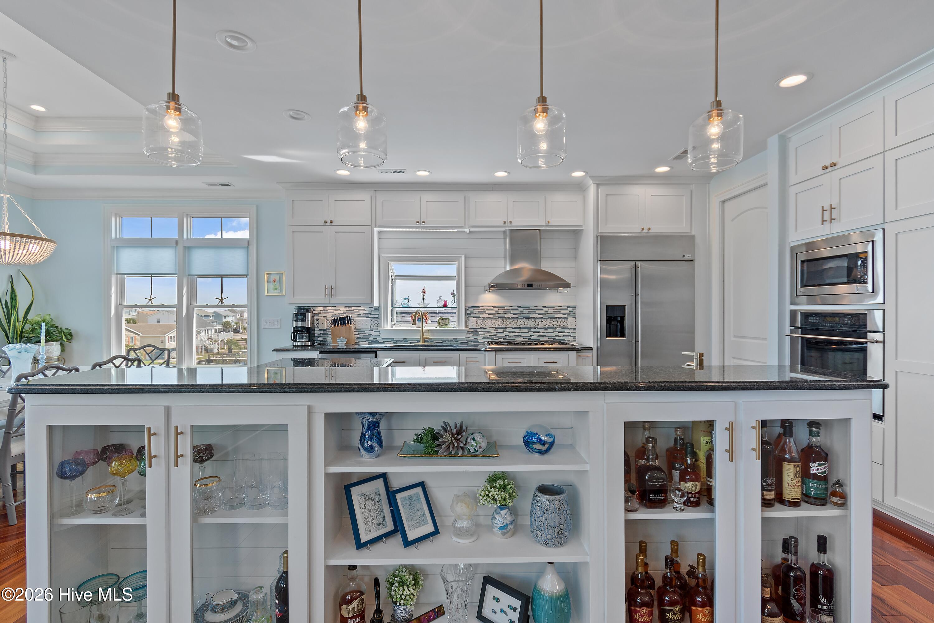 100562772 | Photo 27