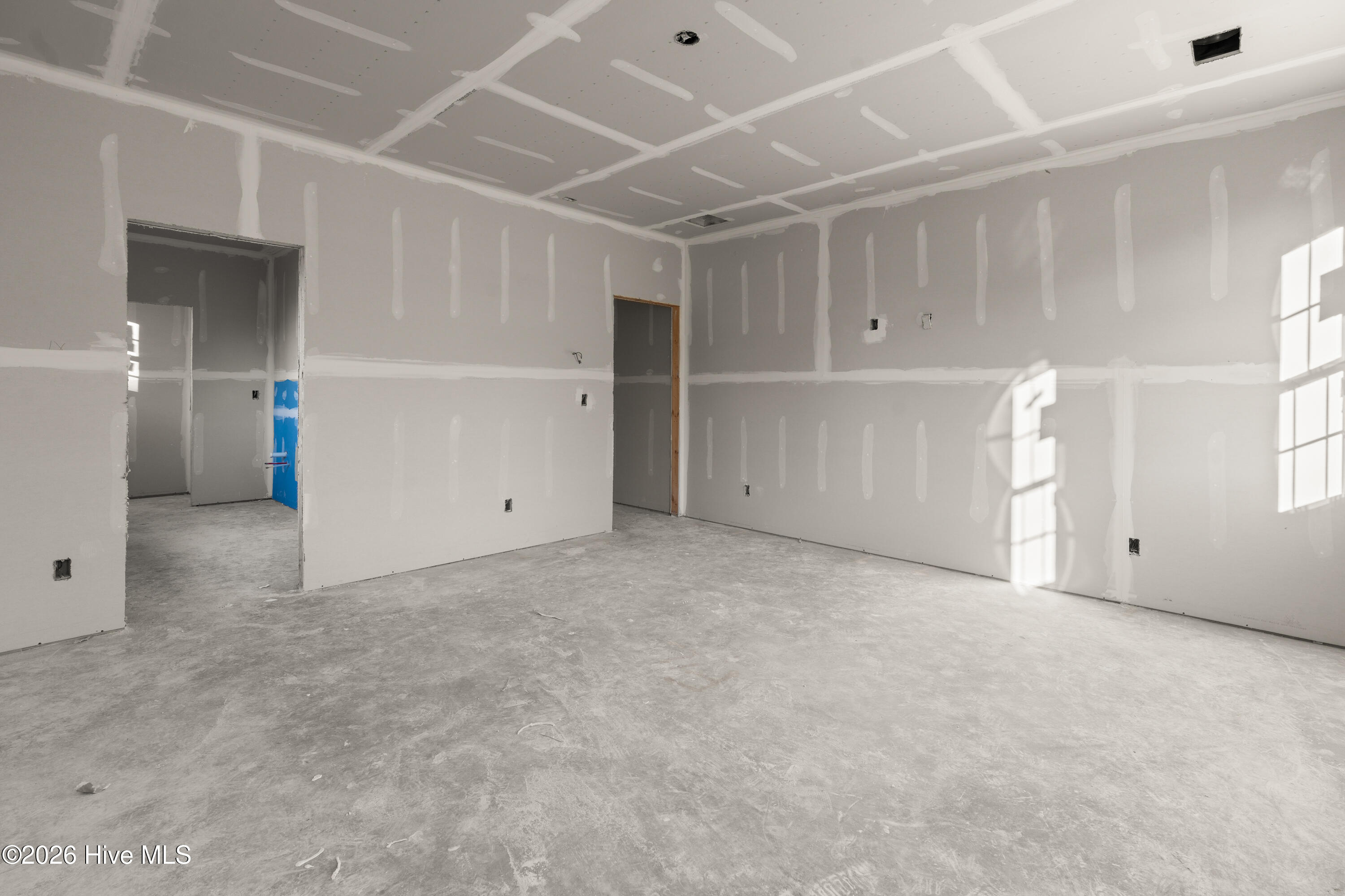 100556549 | Photo 12