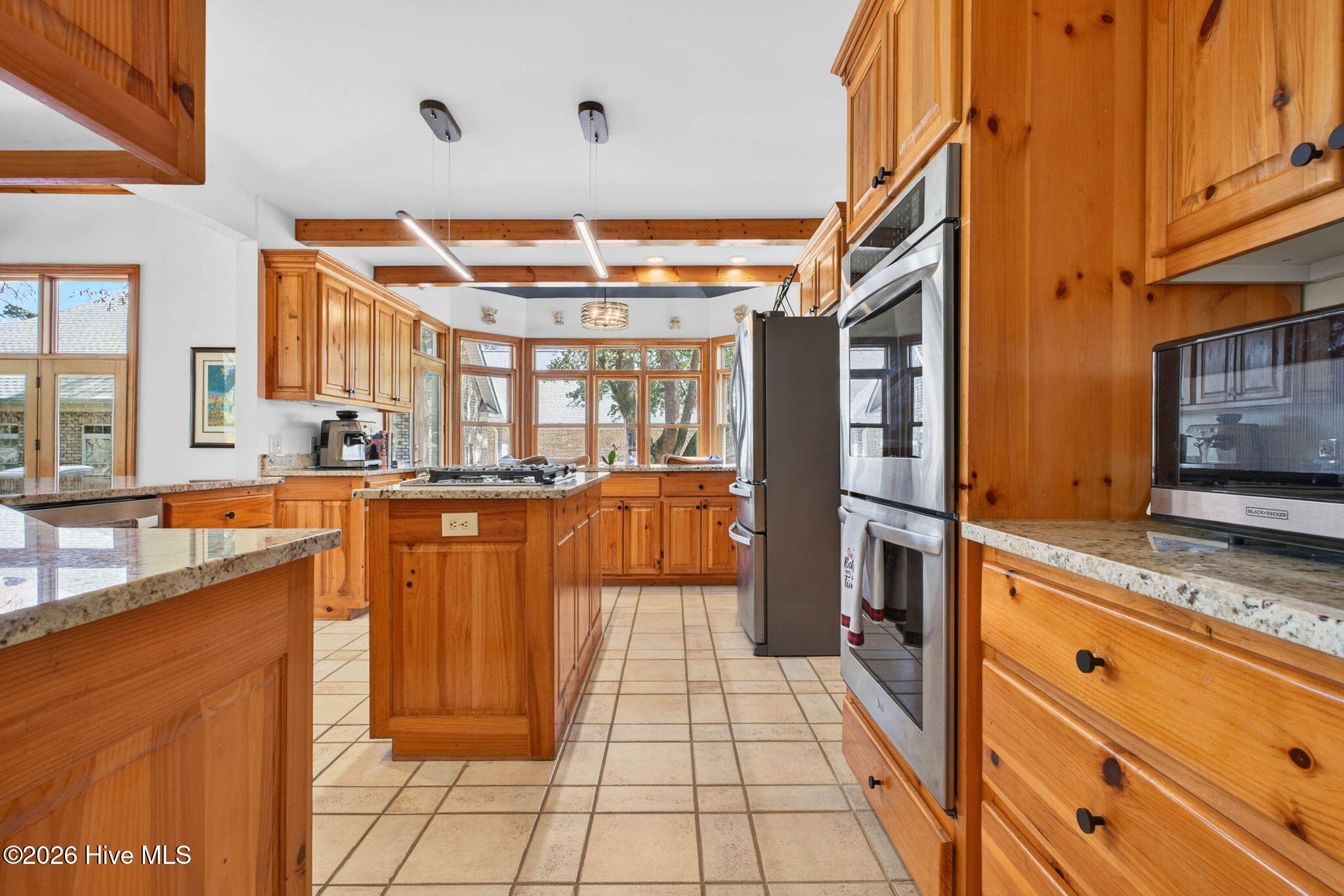 100564885 | Photo 21