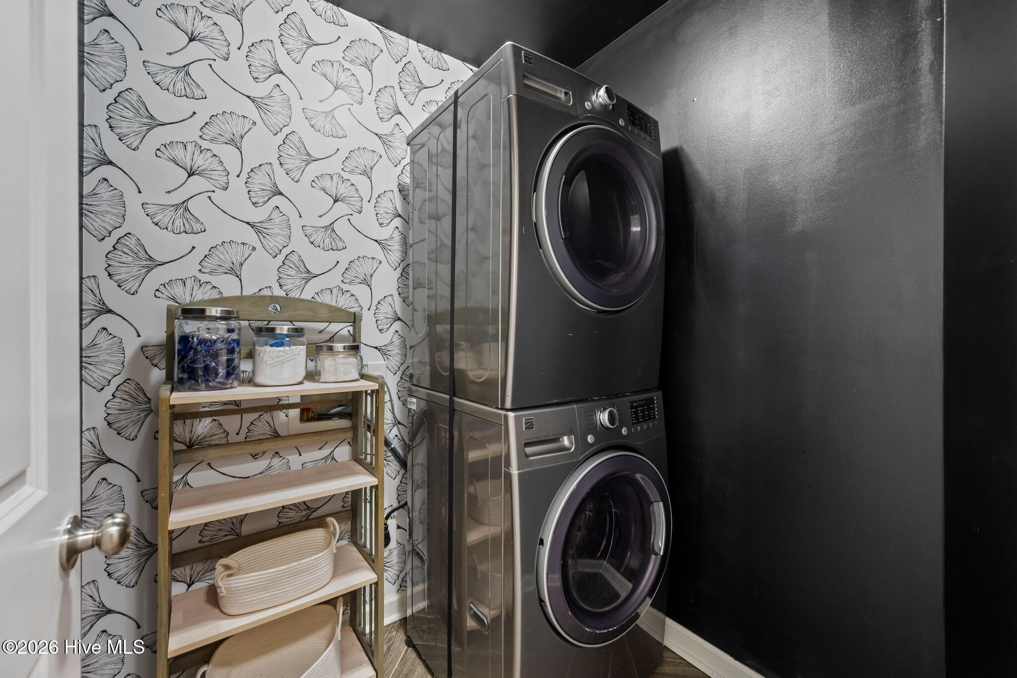 100567212 | Photo 27