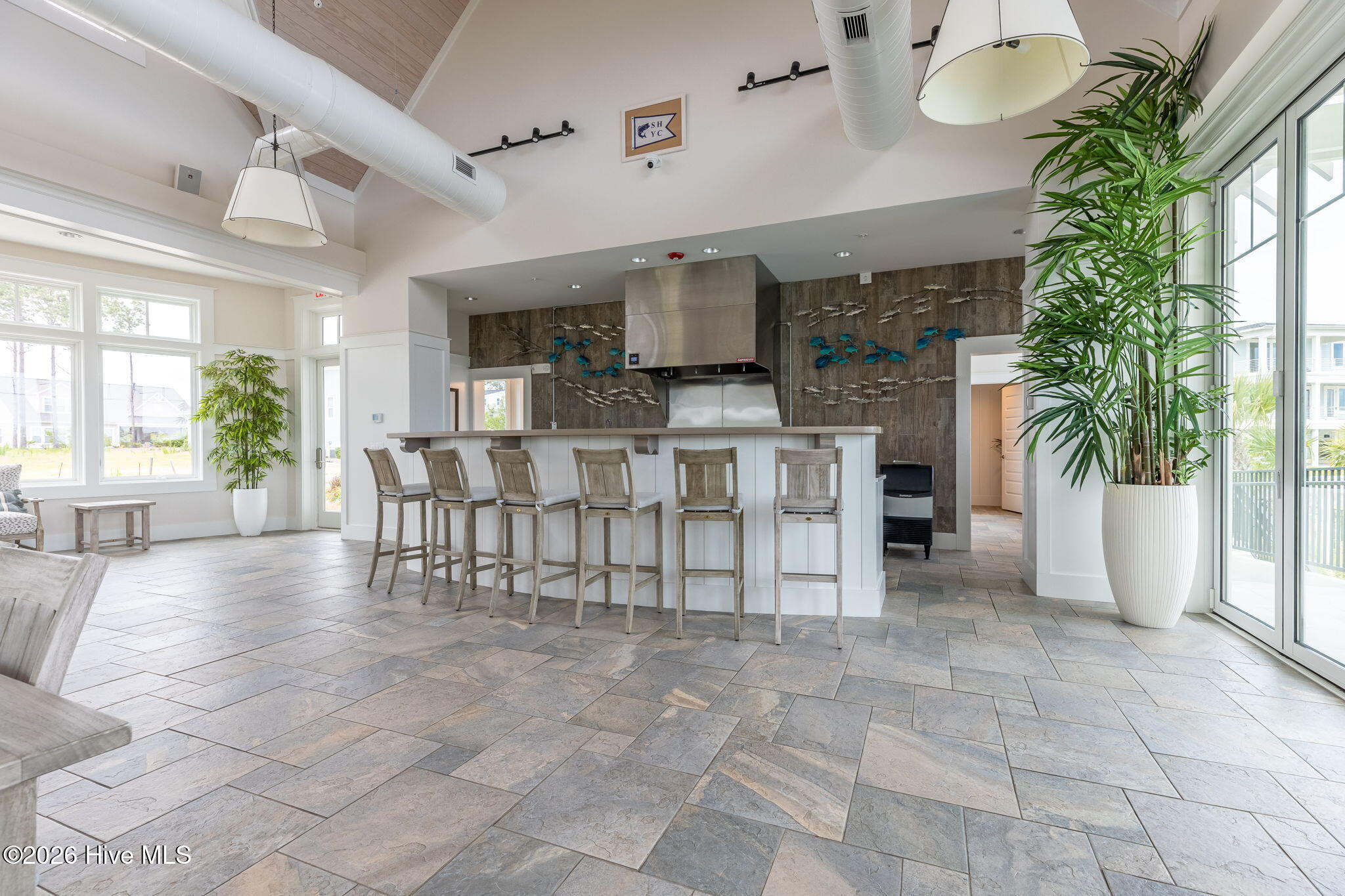 100558696 | Photo 29