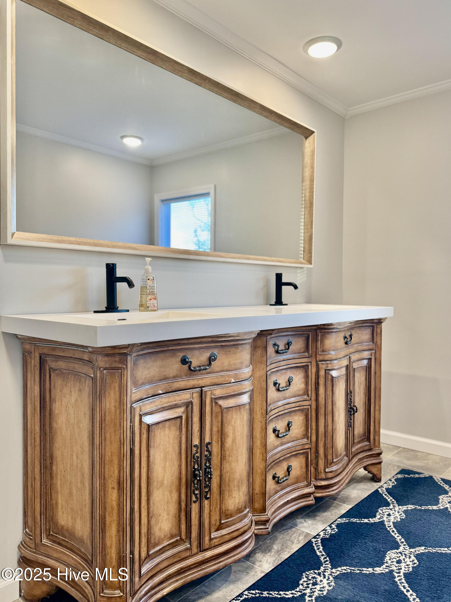 100546285 | Photo 34