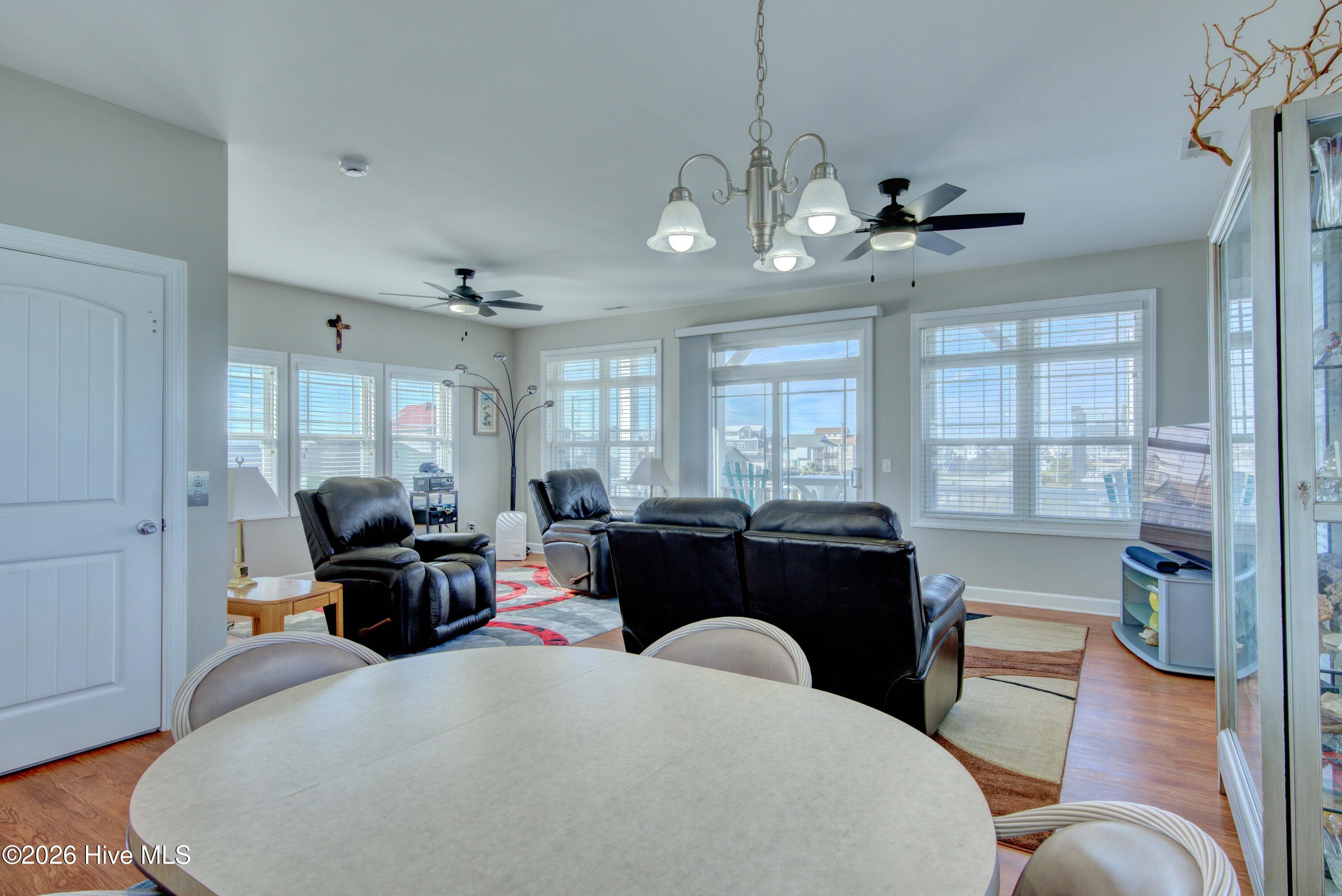 100558539 | Photo 10