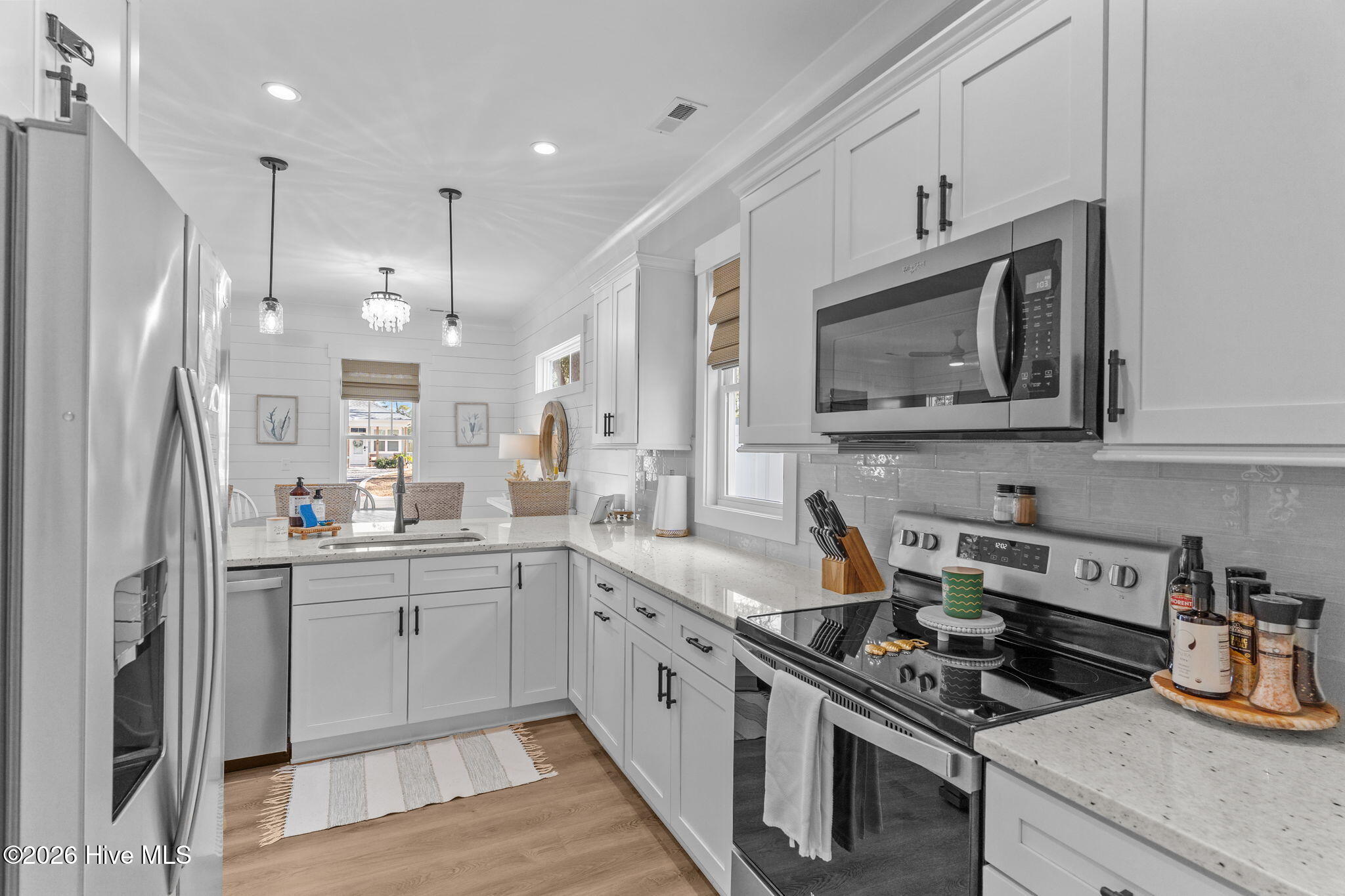 100547454 | Photo 11