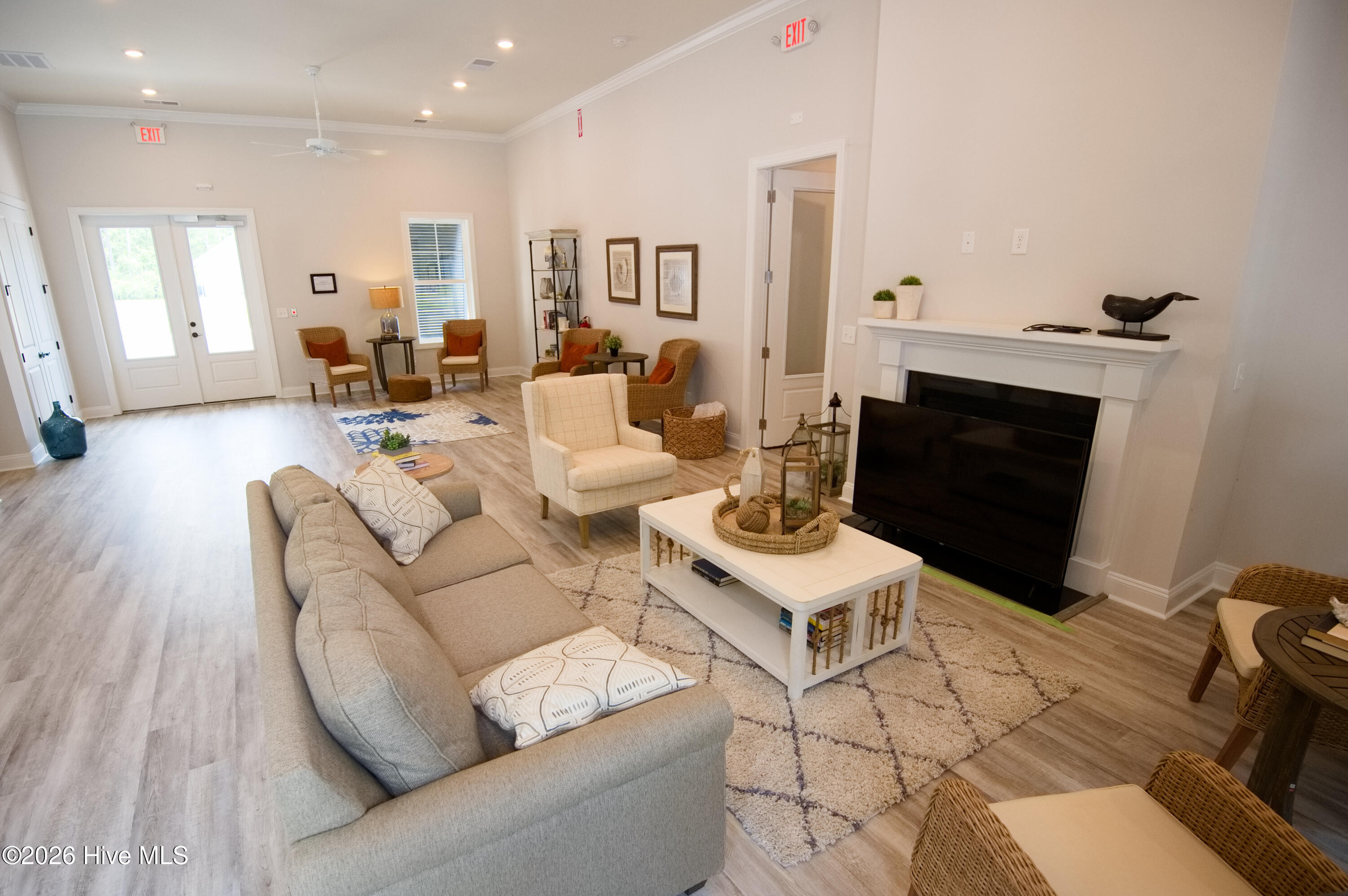 100559386 | Photo 60