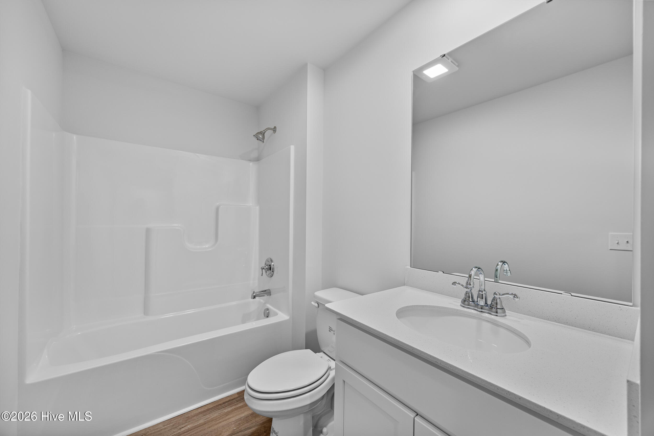 100548056 | Photo 15