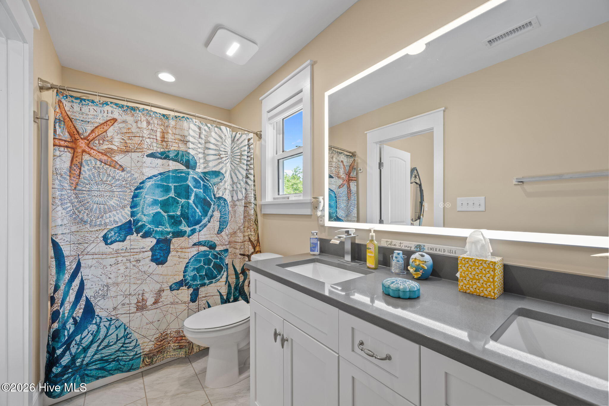 100567463 | Photo 45