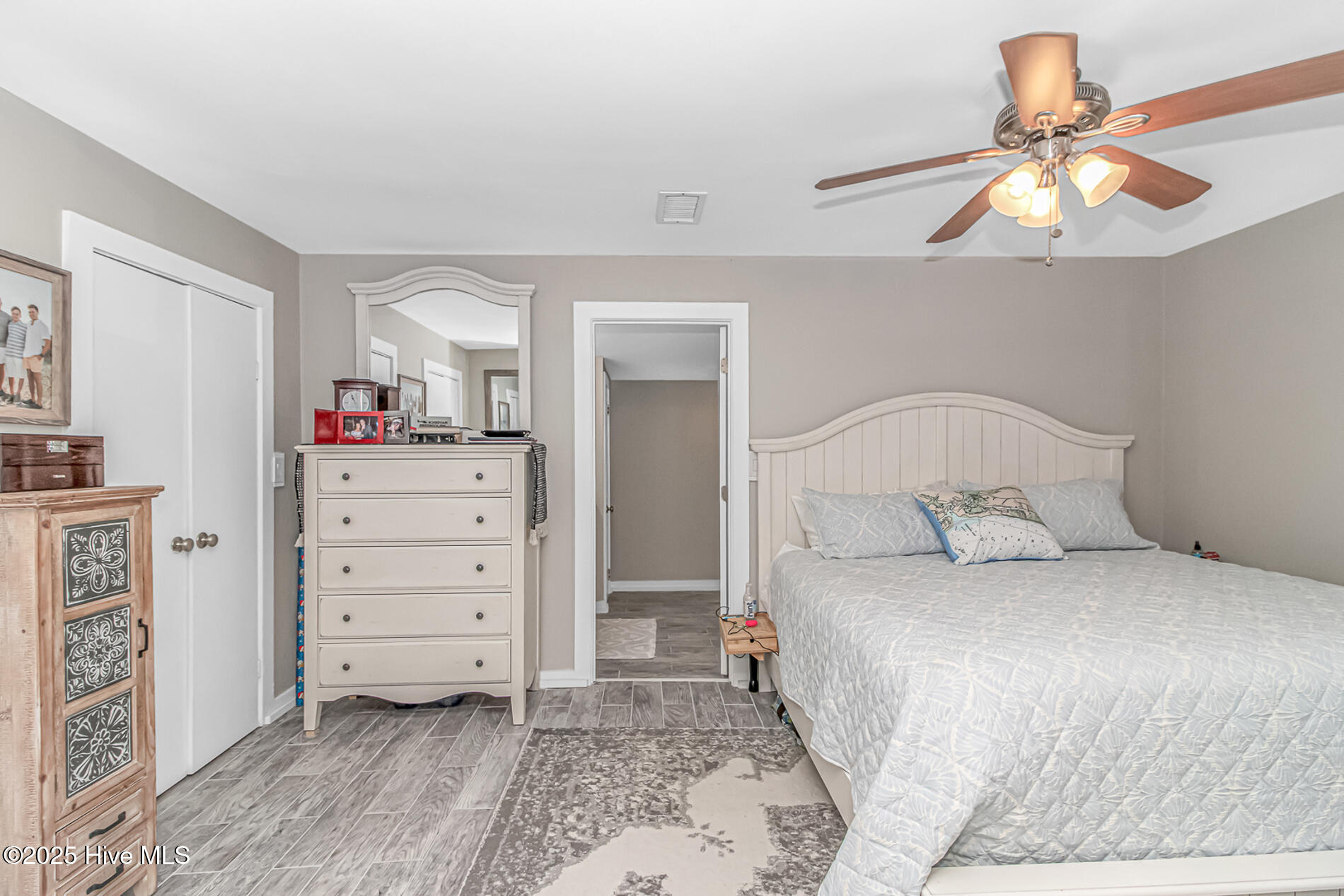 100547070 | Photo 18