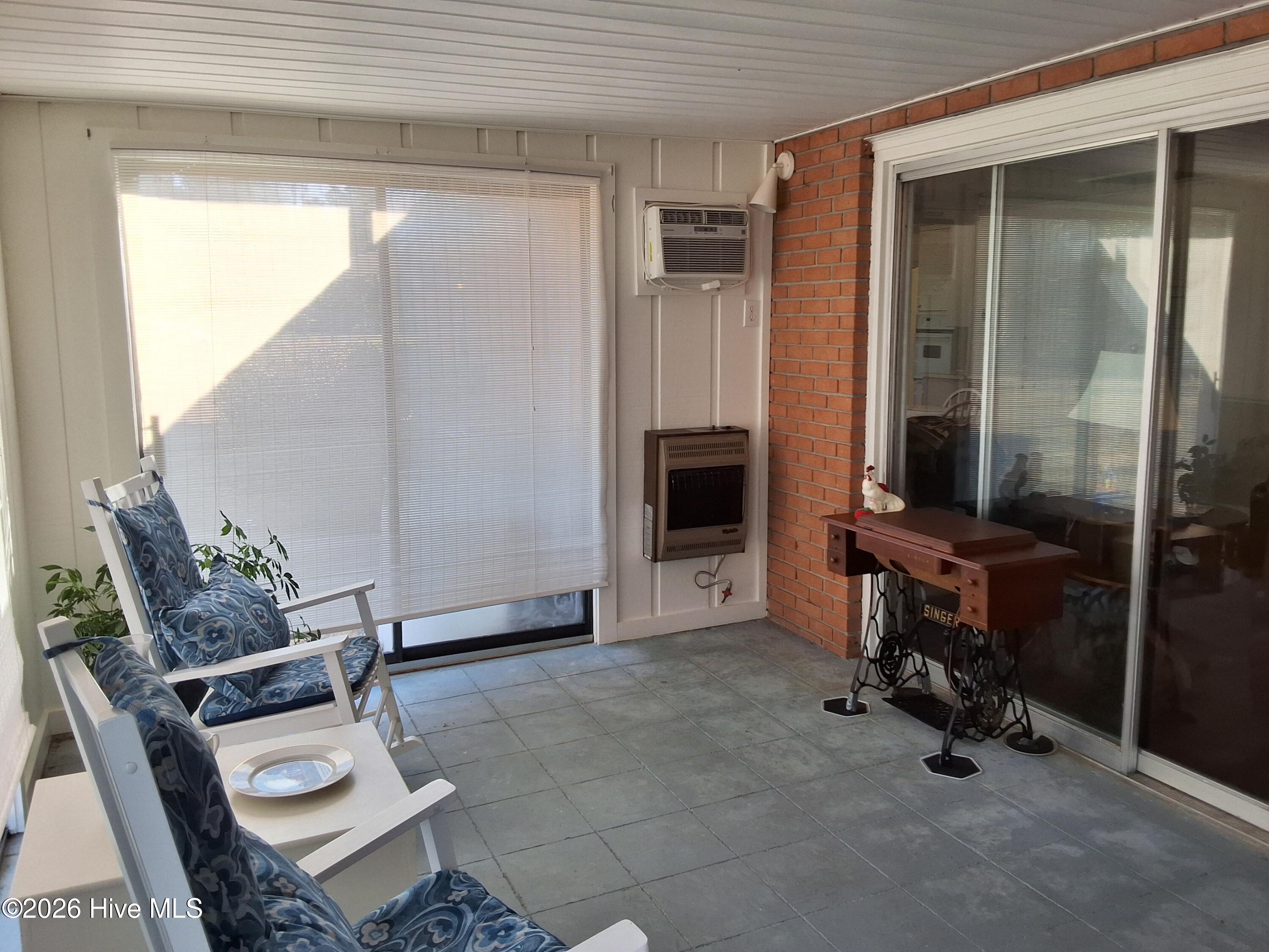 100554569 | Photo 70