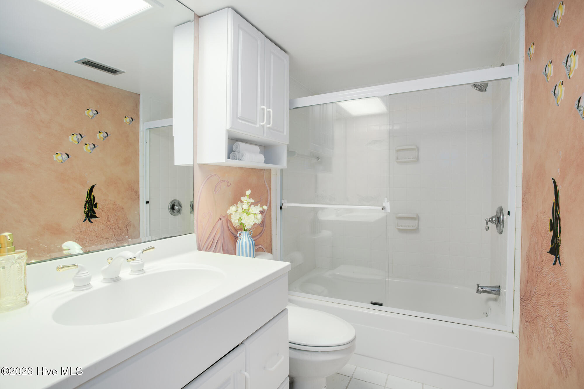 100566408 | Photo 17