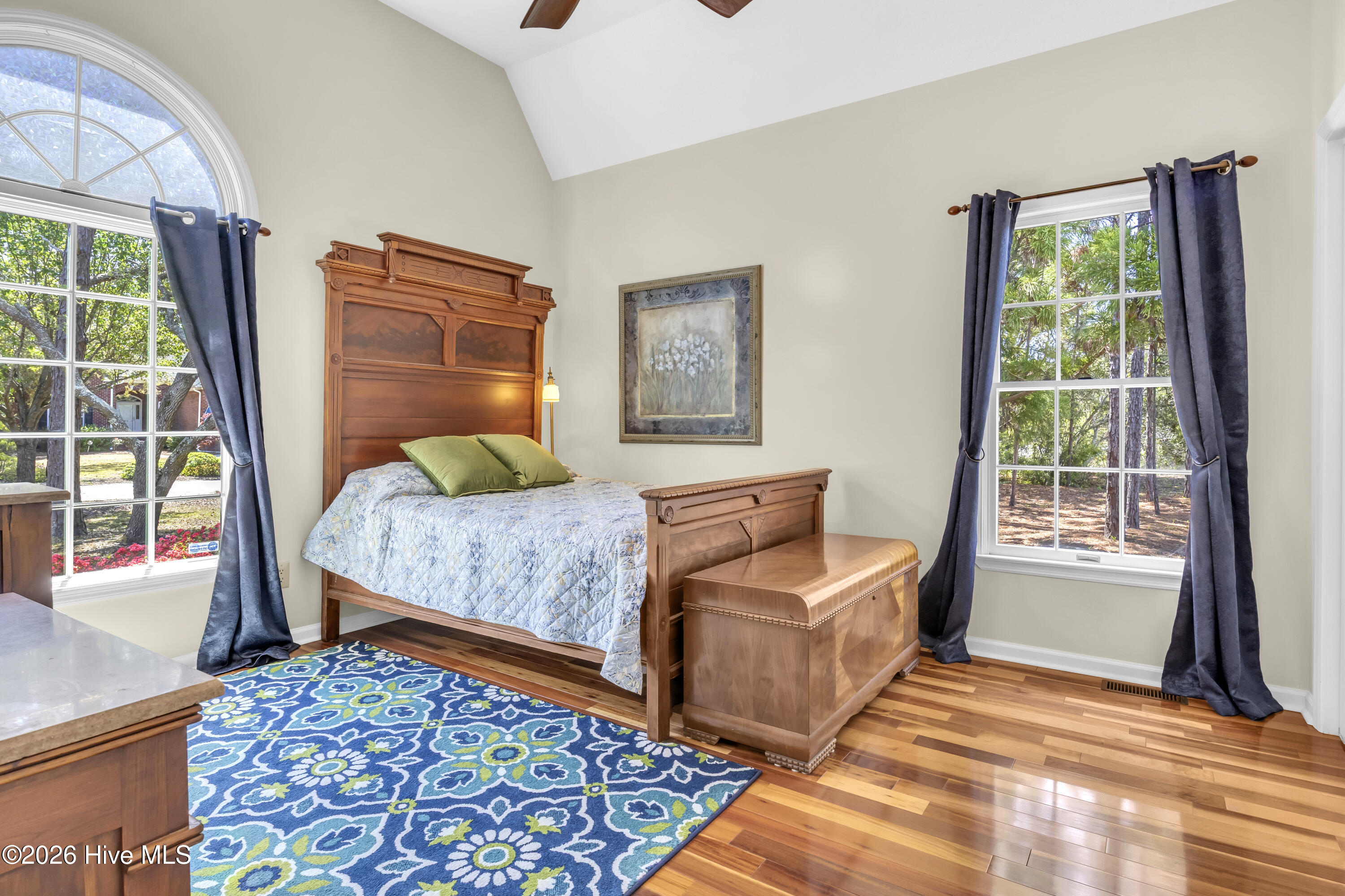 100566160 | Photo 27