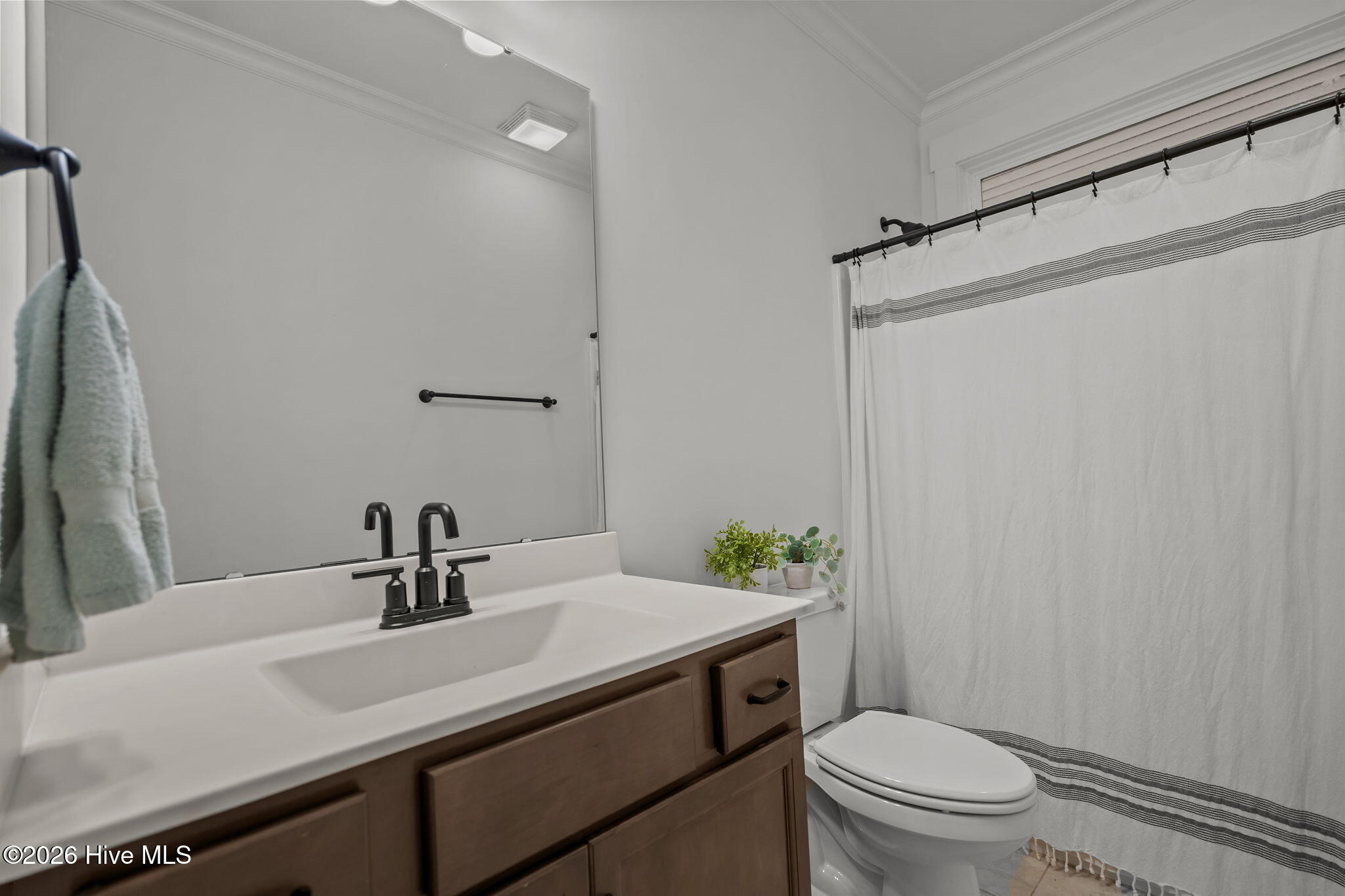 100549684 | Photo 18