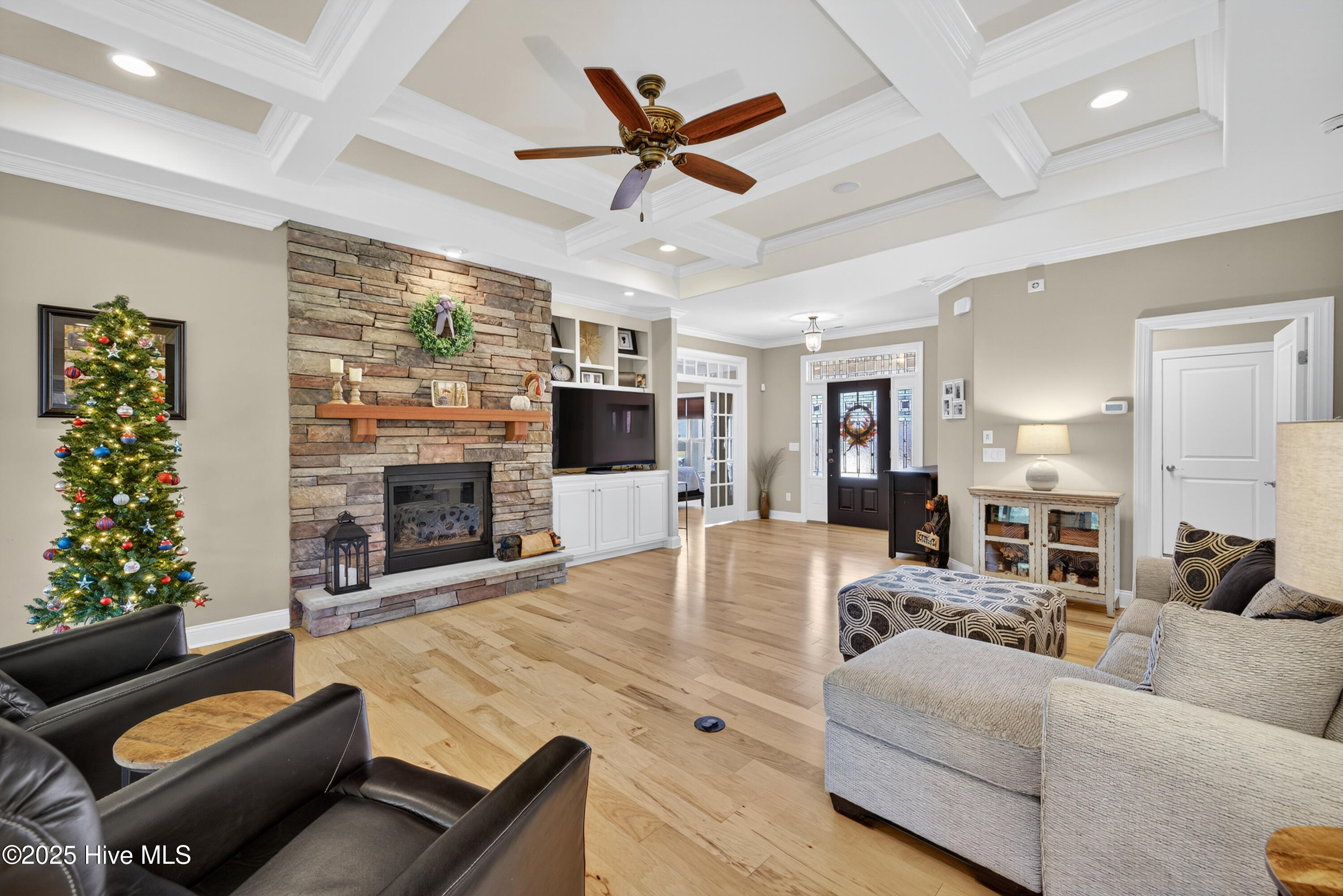 100541240 | Photo 15