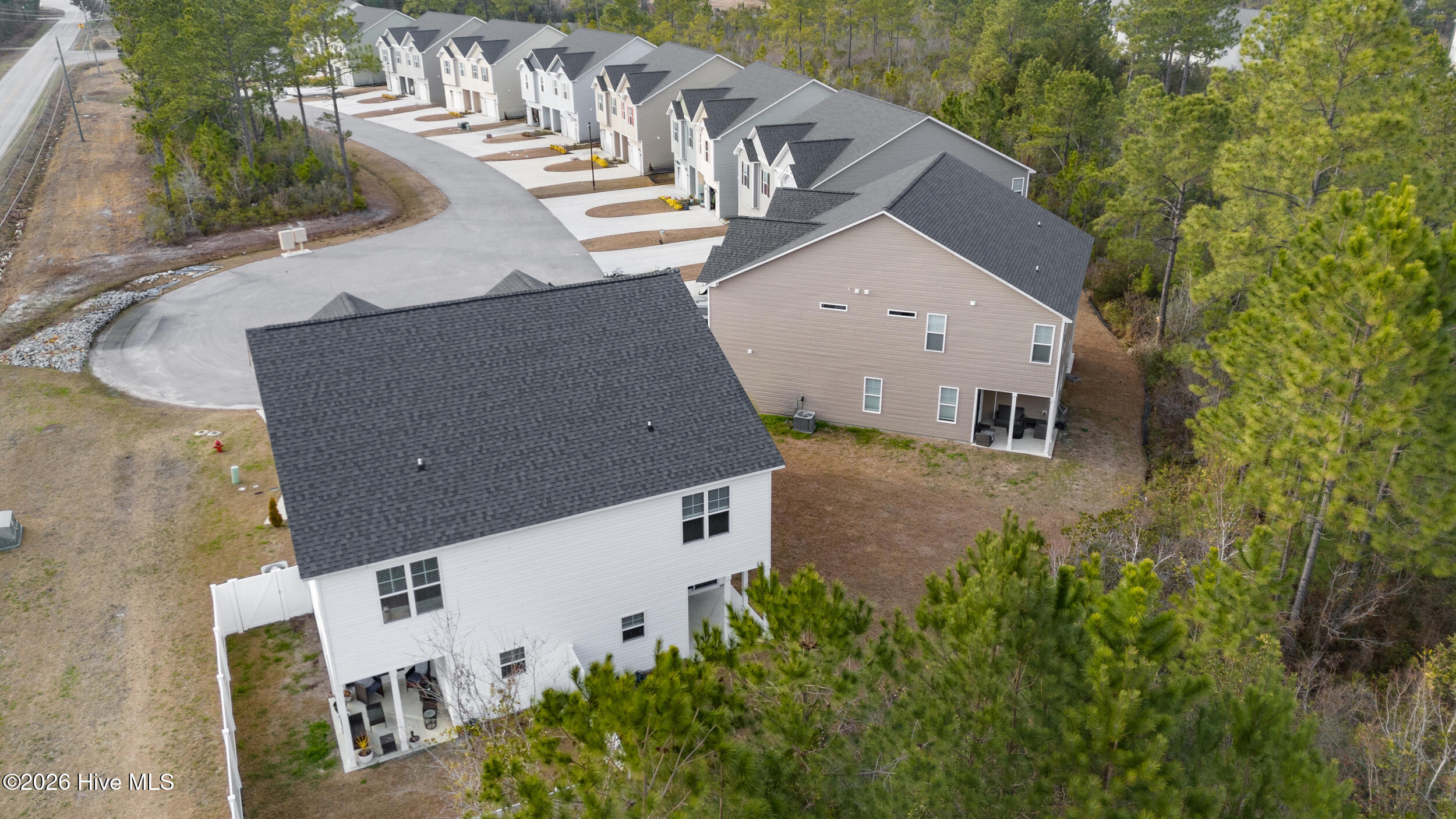 100557610 | Photo 40