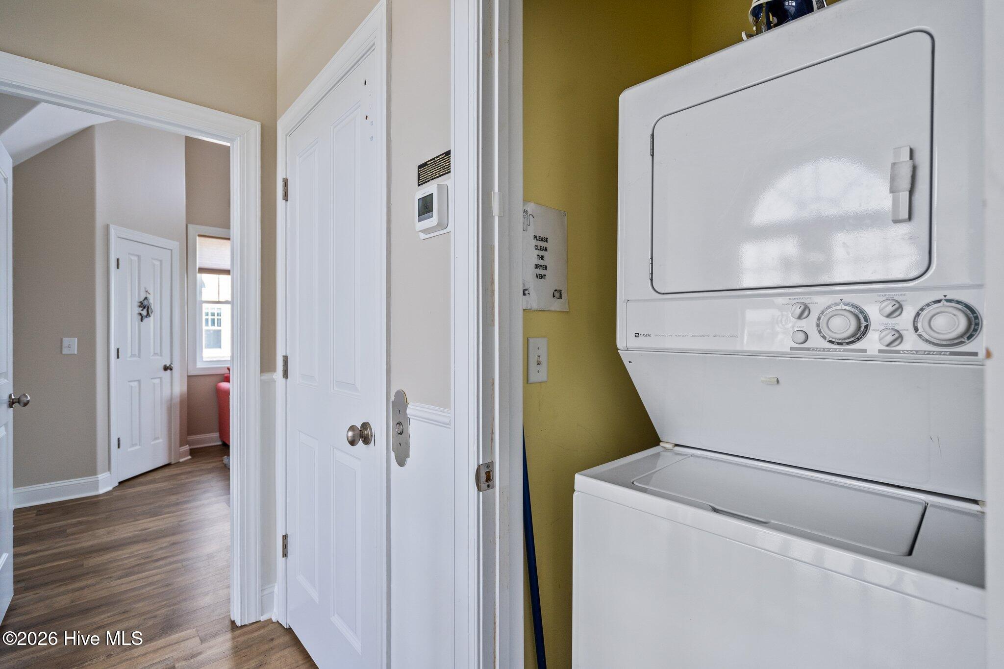 100562244 | Photo 50