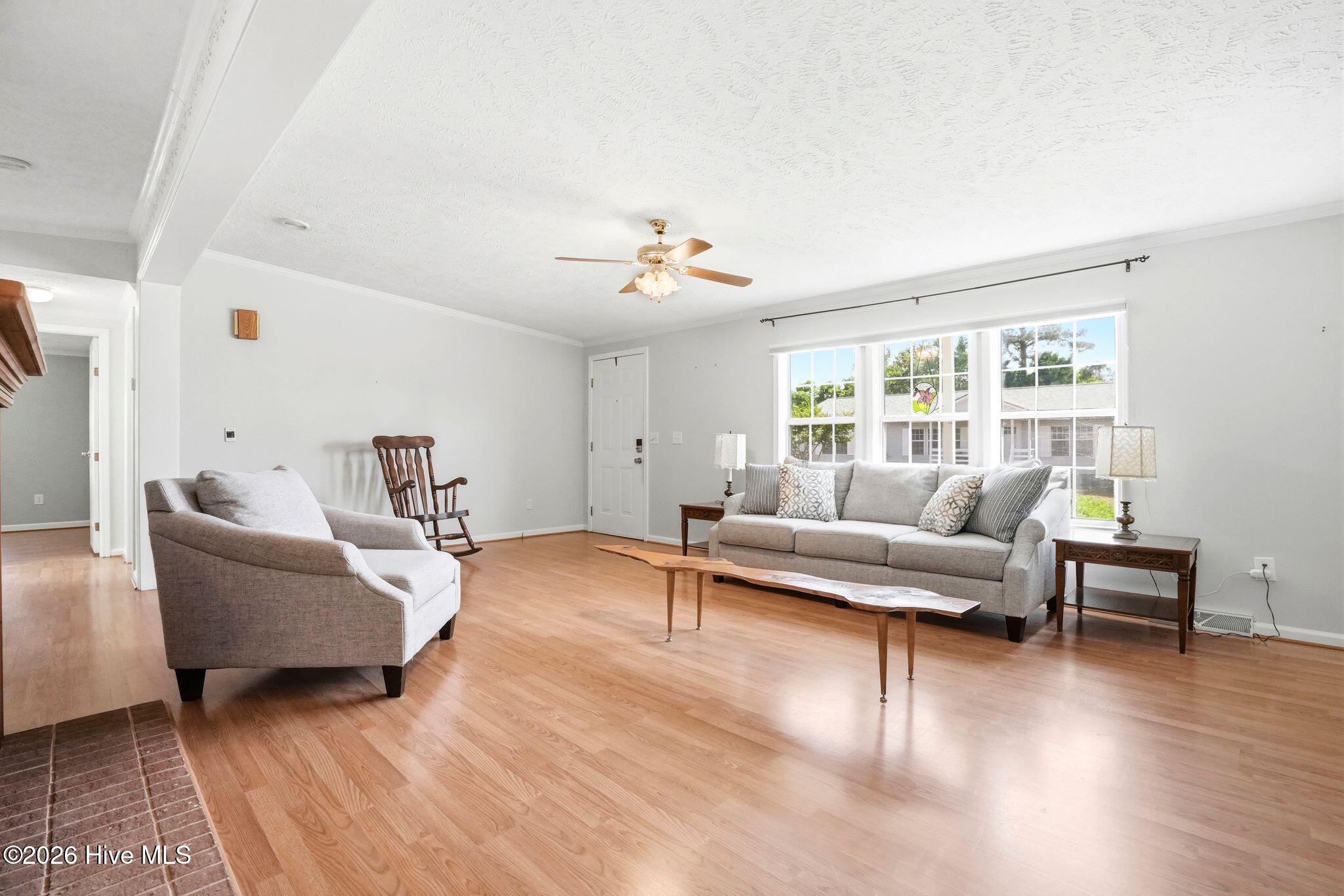 100567371 | Photo 13