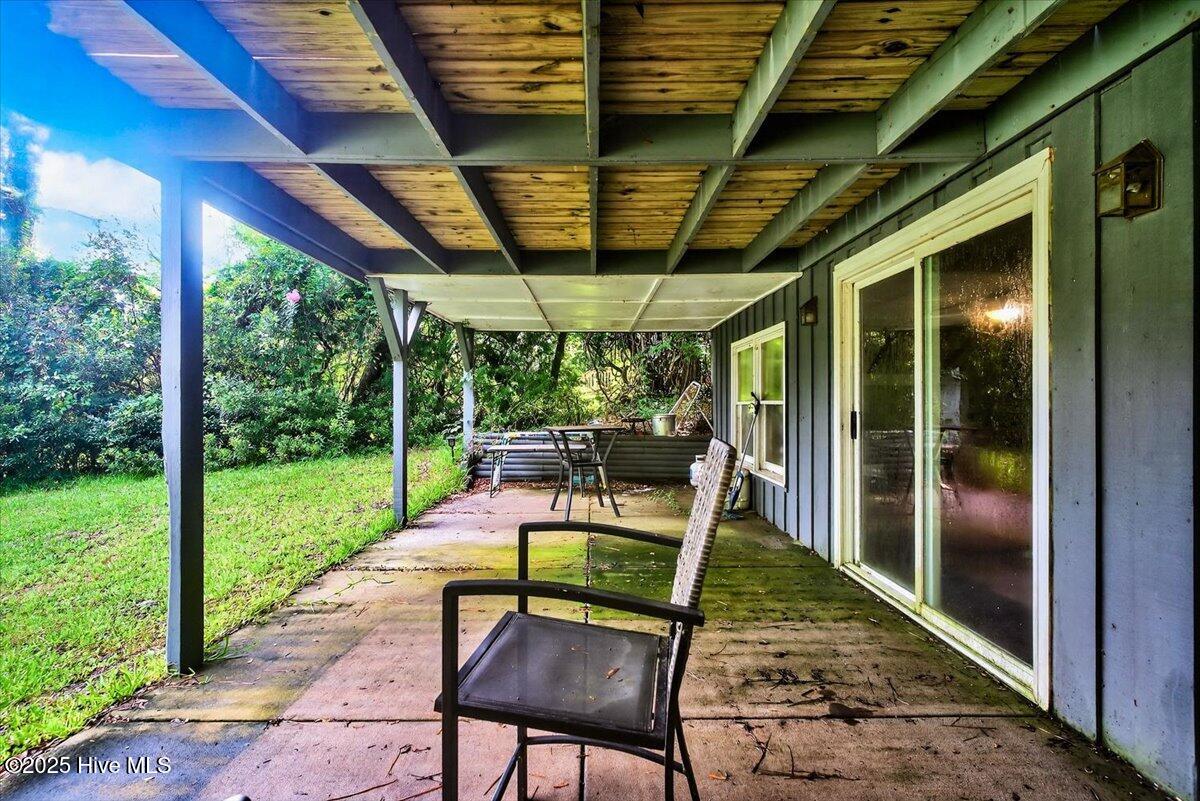 100525090 | Photo 38