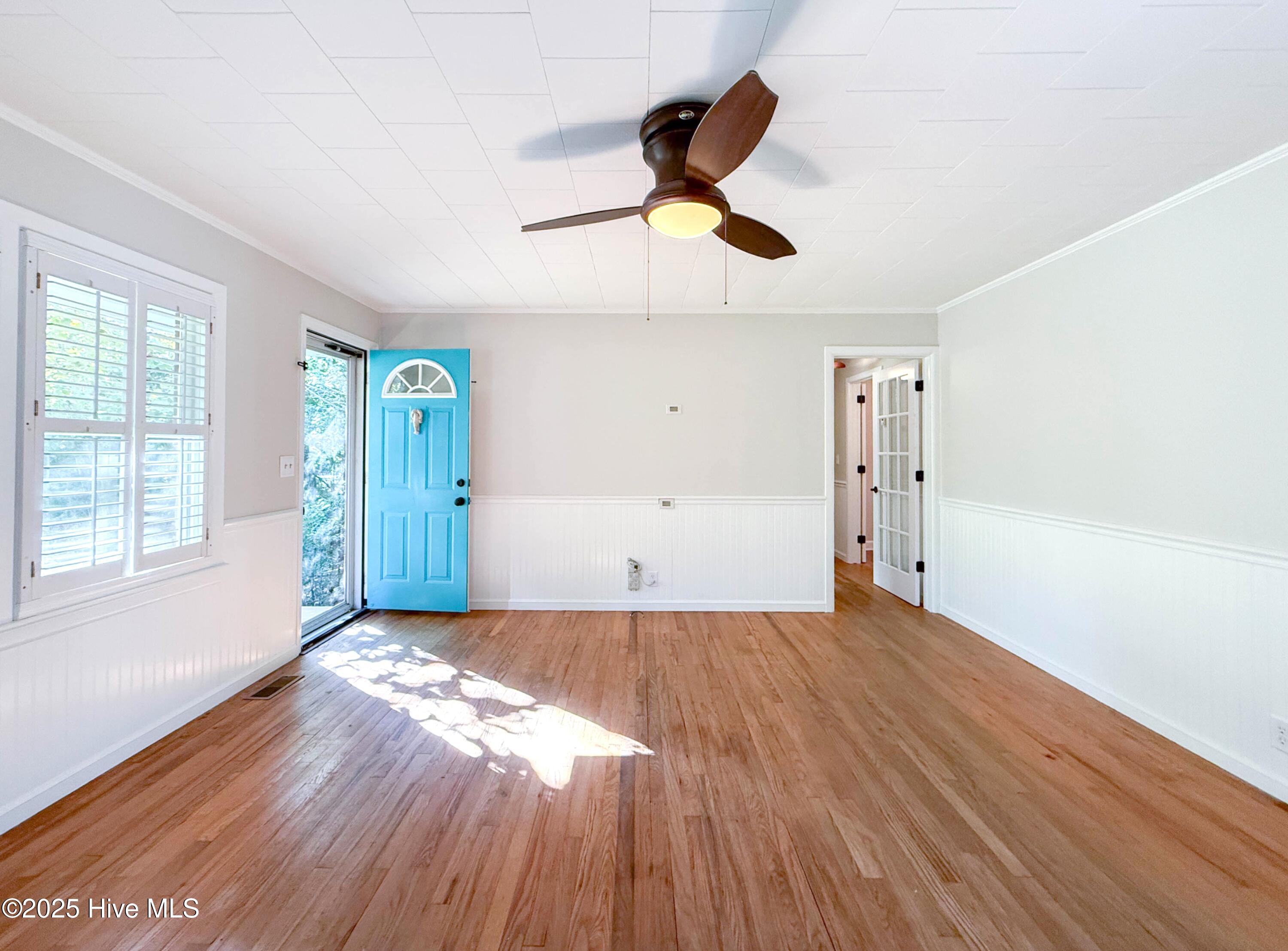 100537869 | Photo 10