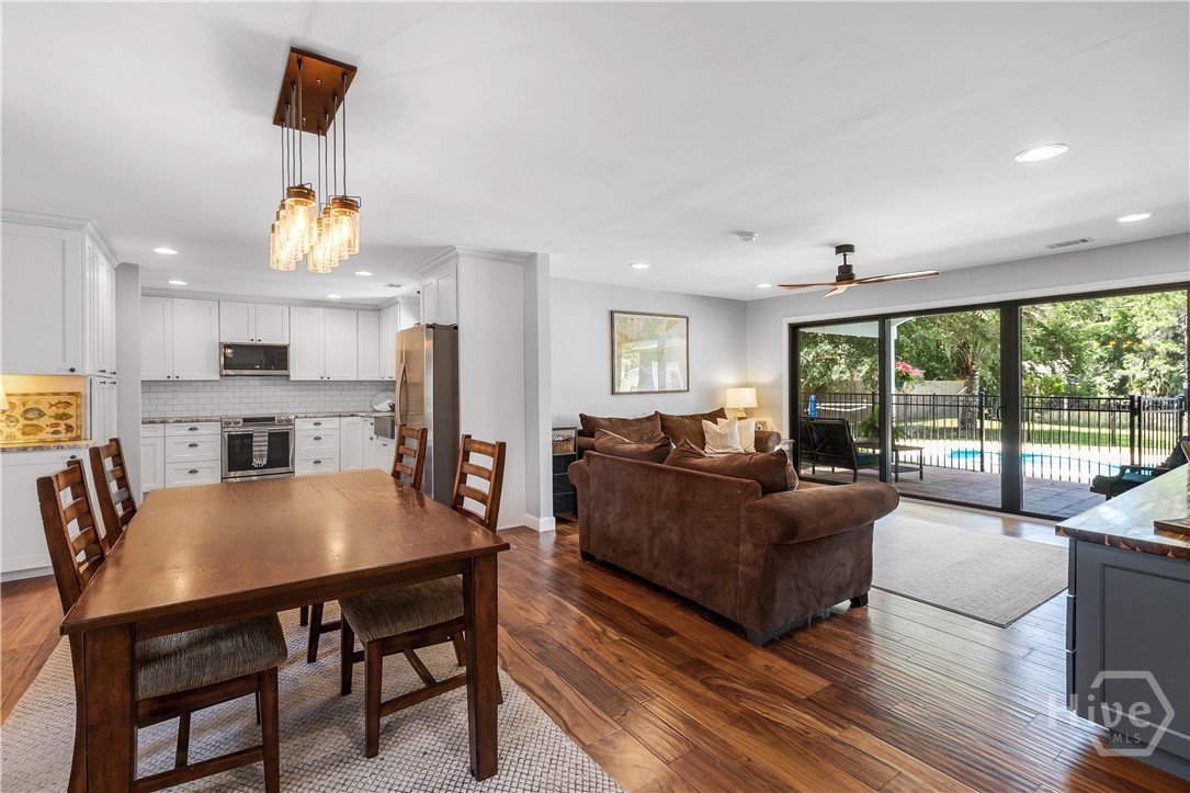 Dining/Living room