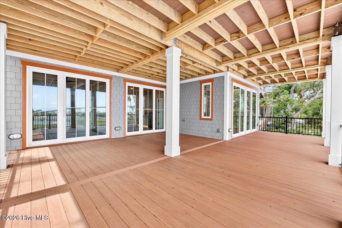 100562322 | Photo 50