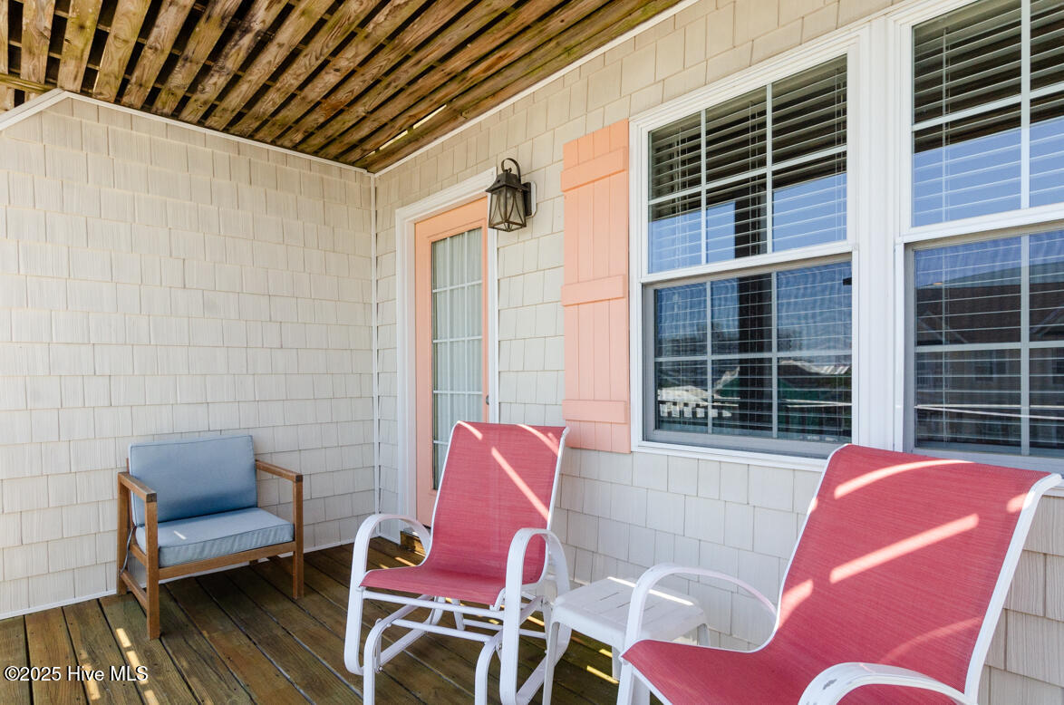 100534014 | Photo 36