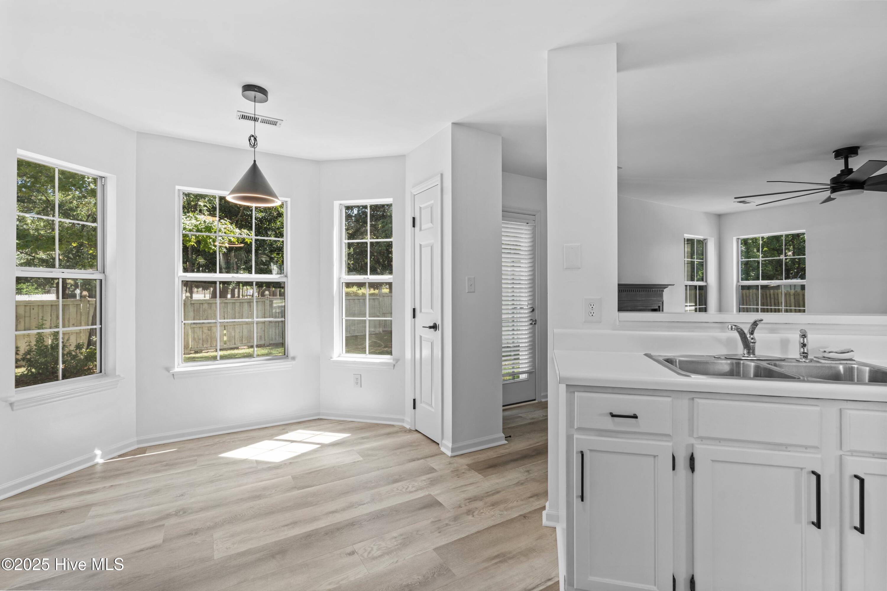 6603 Whinbrel Court, Wilmington, NC 28409 – photo 12: 012-6603WhimbrelCourt-Wilmington-NC-2840