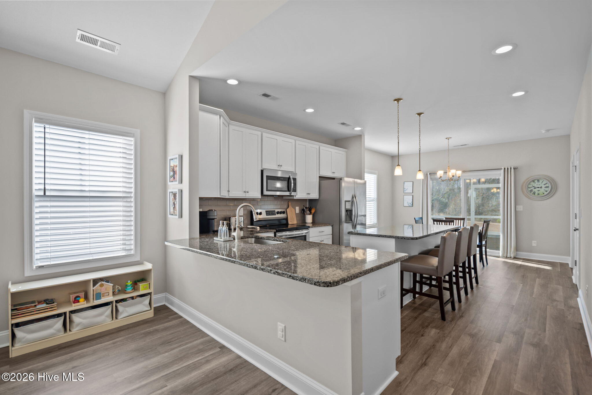 100557039 | Photo 10