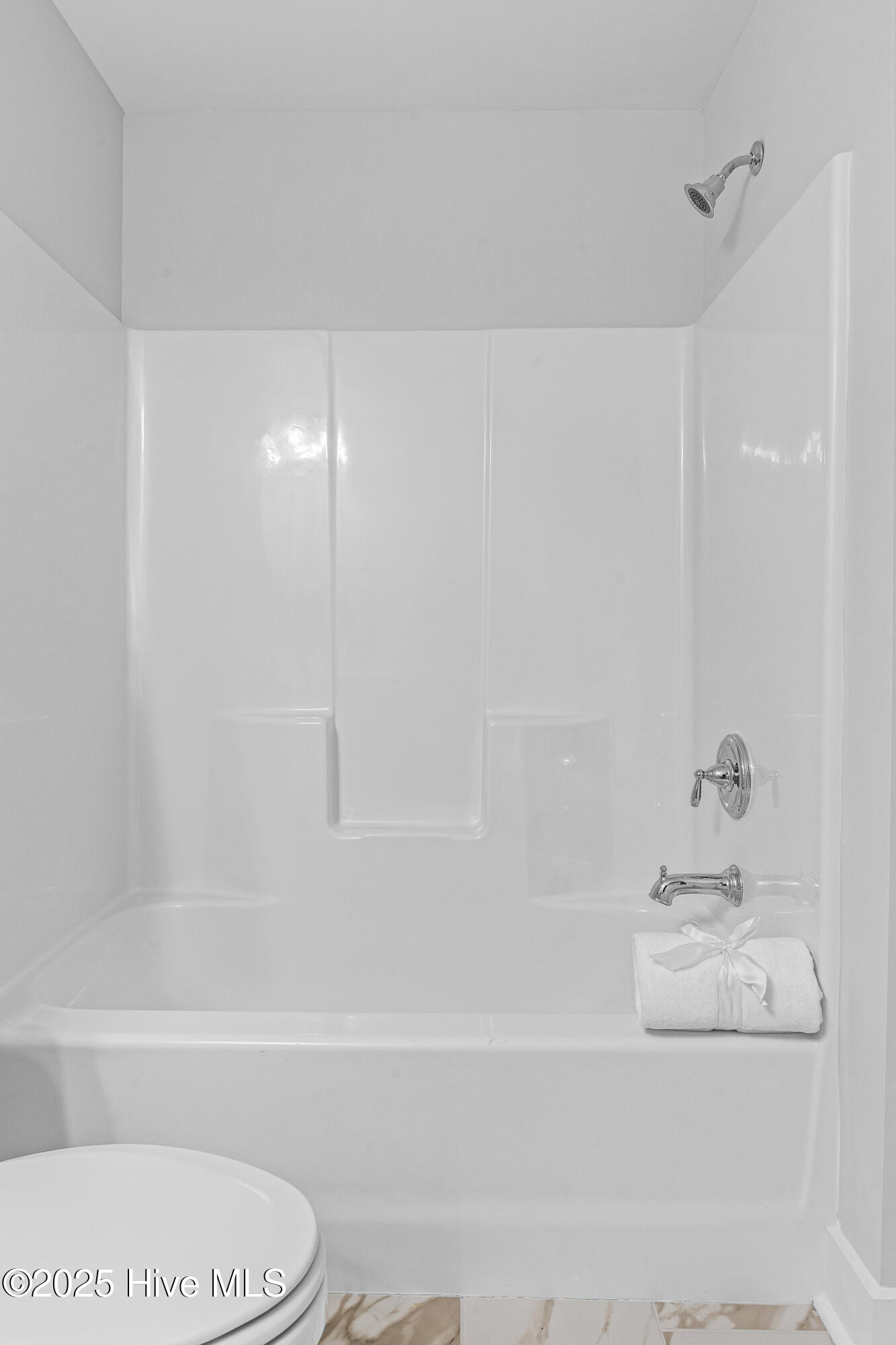 100526492 | Photo 25