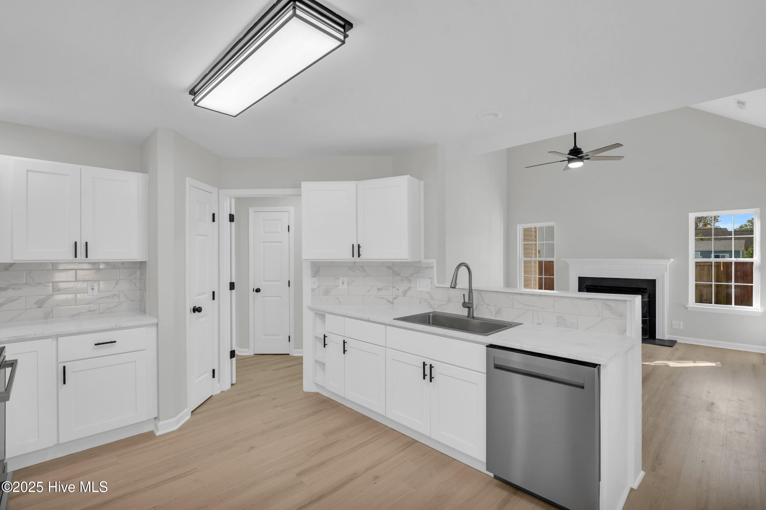 100540827 | Photo 12